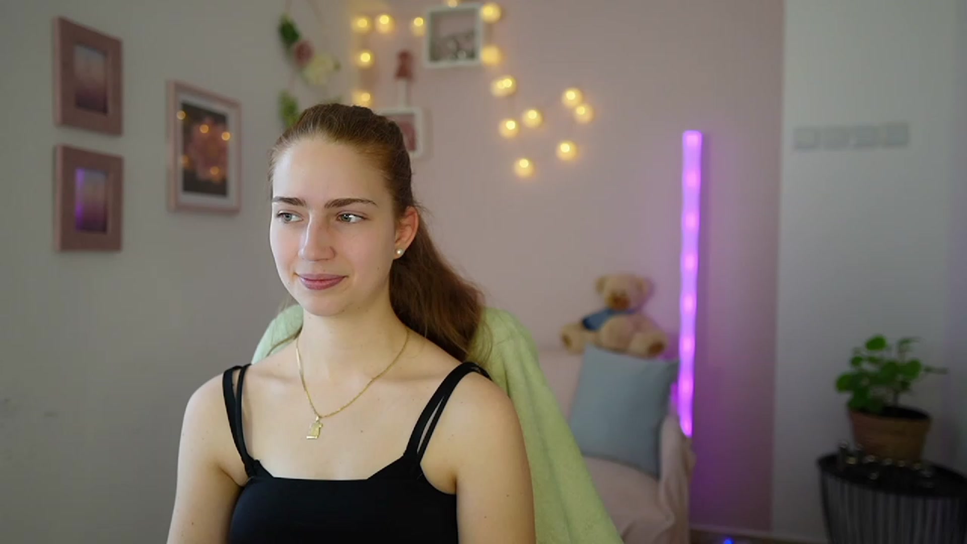 Gallery image thumbnail from Naomi_Woods18's myfreecams stream on, 01/29/2024, 10:44 image 16 of 20