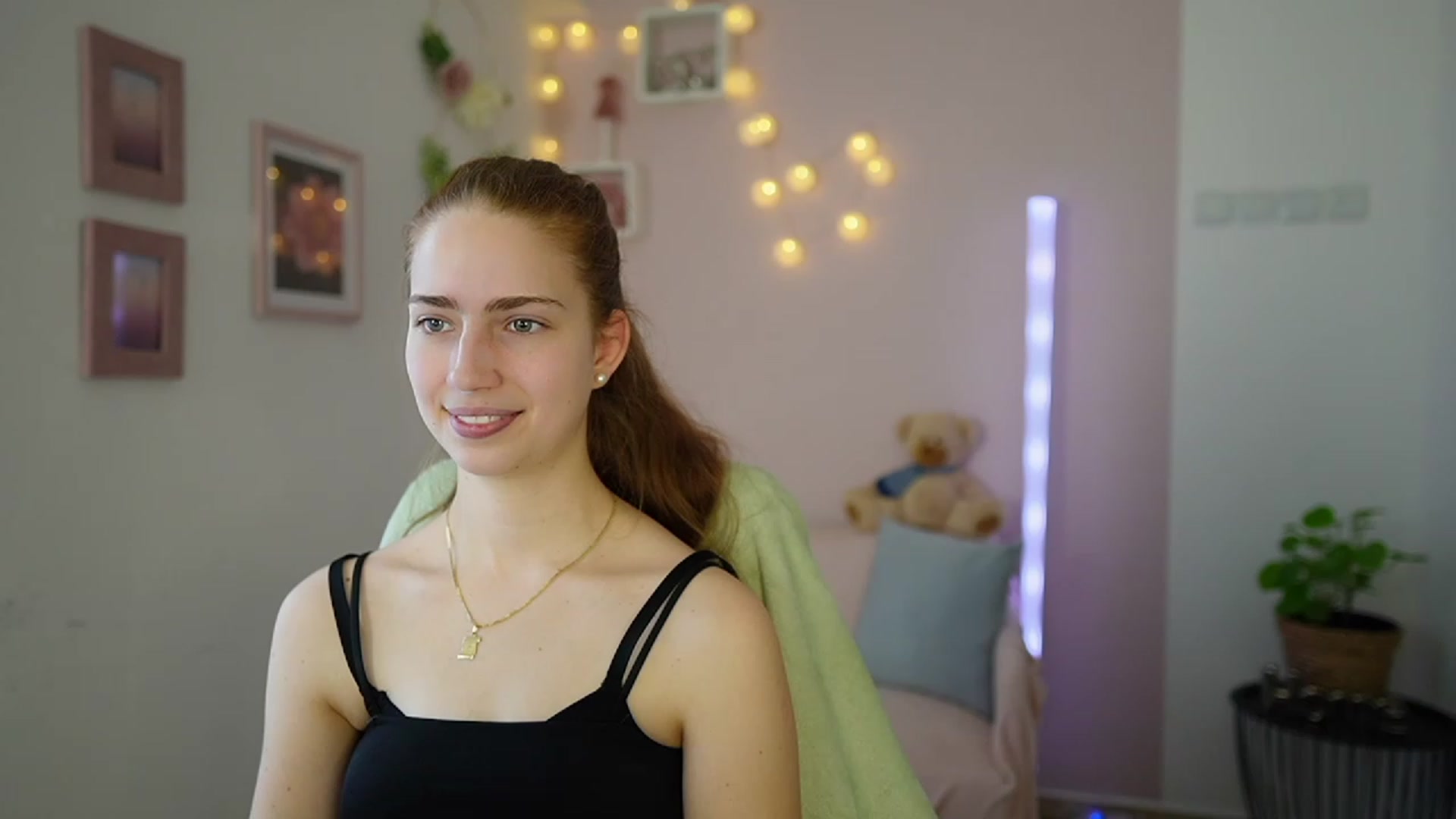 Gallery image thumbnail from Naomi_Woods18's myfreecams stream on, 01/29/2024, 10:44 image 20 of 20
