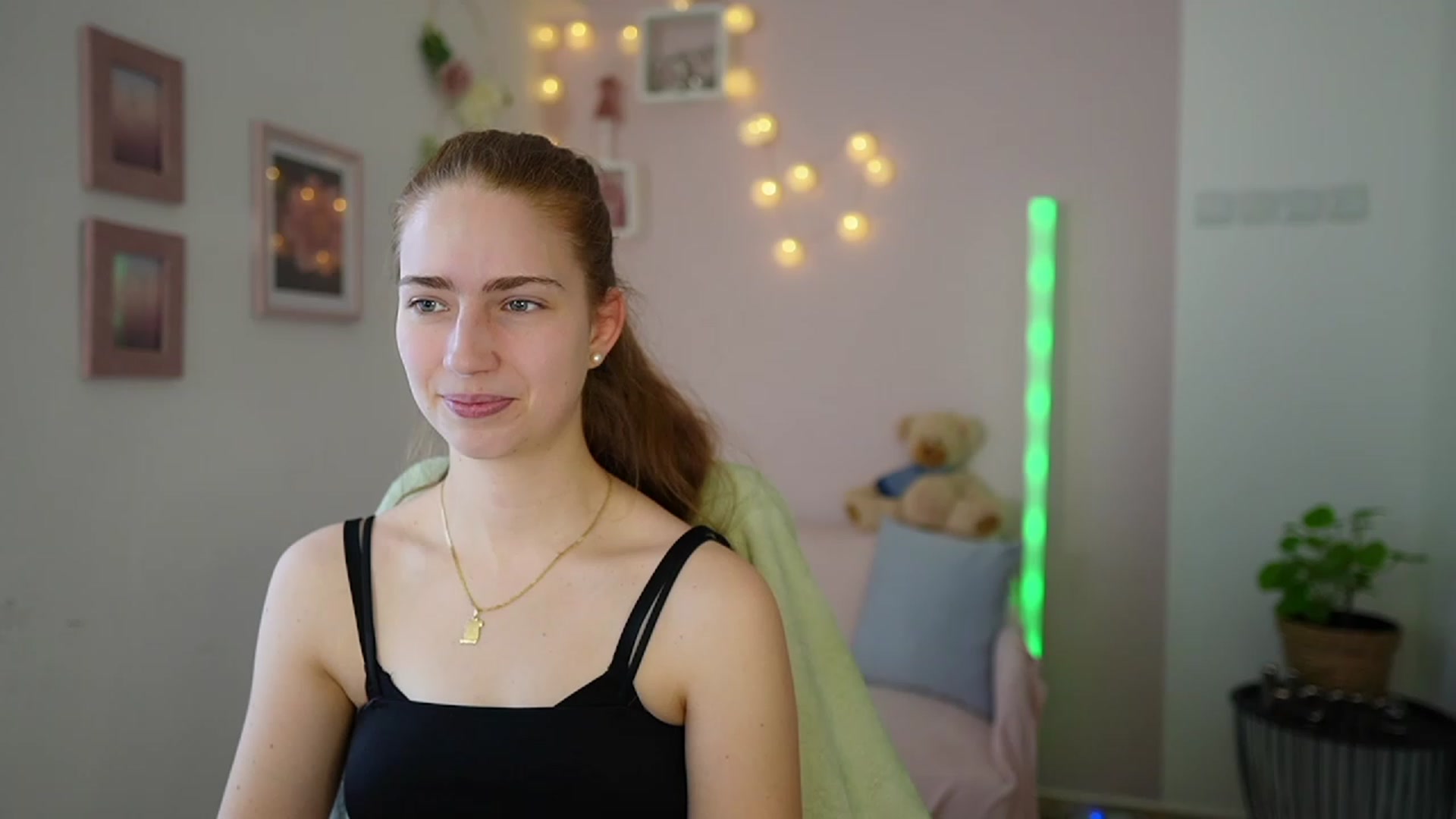Gallery image thumbnail from Naomi_Woods18's myfreecams stream on, 01/29/2024, 10:44 image 3 of 20