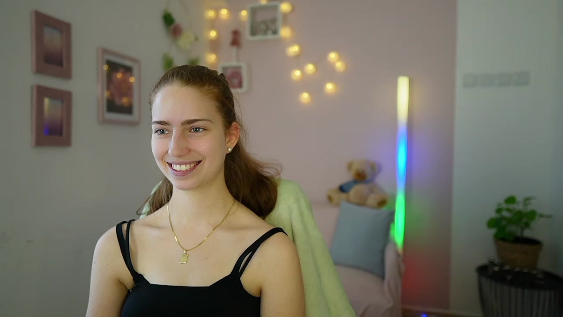 Gallery image thumbnail from Naomi_Woods18's myfreecams stream on, 01/29/2024, 13:33 image 15 of 20