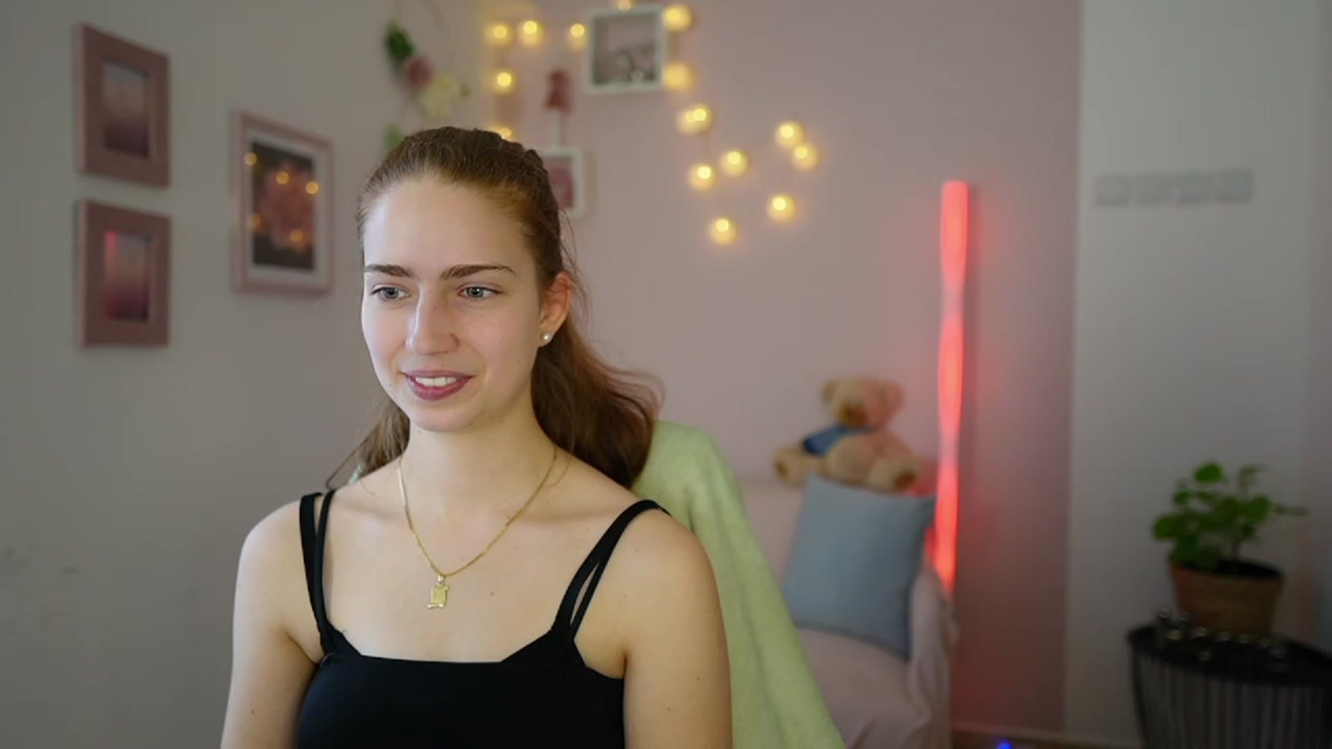 Gallery image thumbnail from Naomi_Woods18's myfreecams stream on, 01/29/2024, 13:33 image 13 of 20