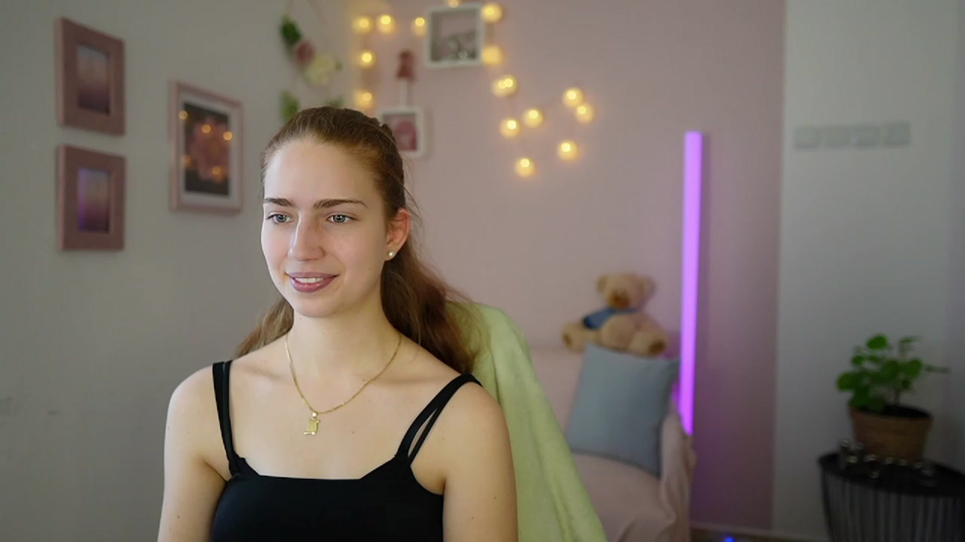 Gallery image thumbnail from Naomi_Woods18's myfreecams stream on, 01/29/2024, 13:33 image 5 of 20