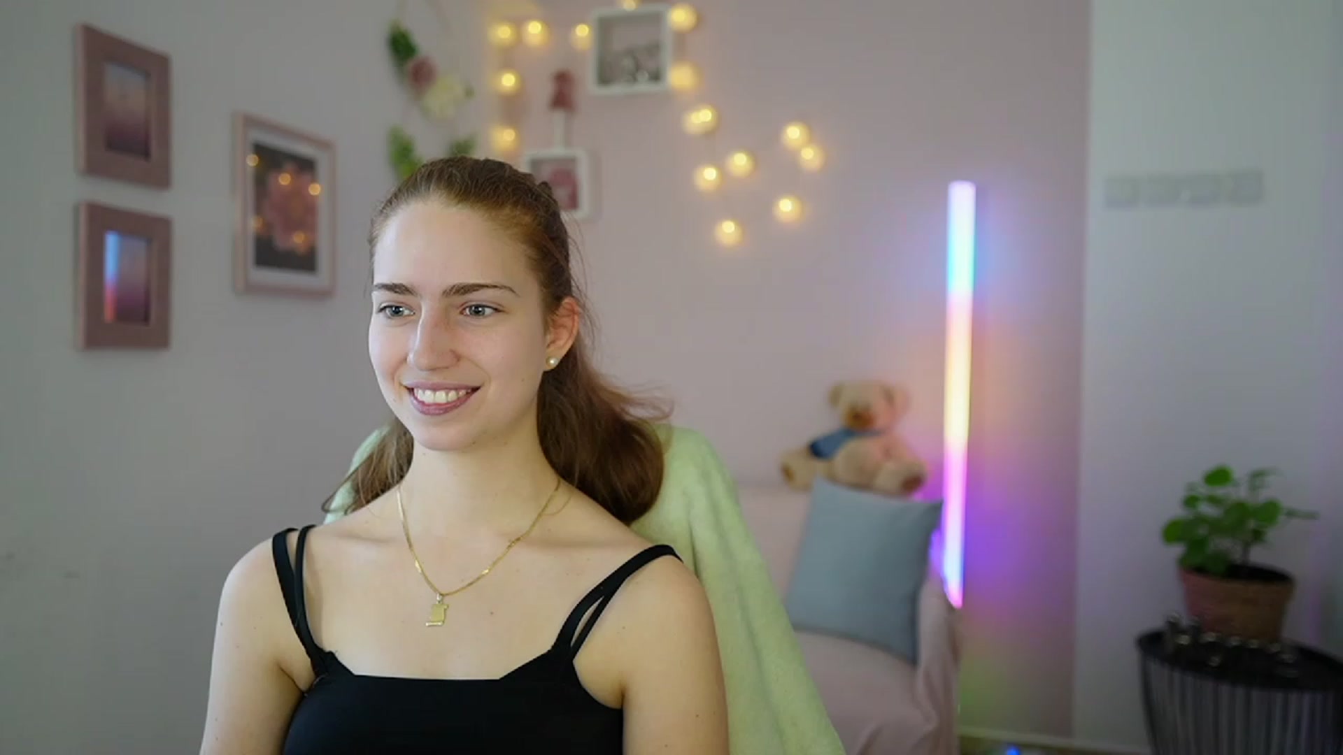 Gallery image thumbnail from Naomi_Woods18's myfreecams stream on, 01/29/2024, 13:33 image 16 of 20