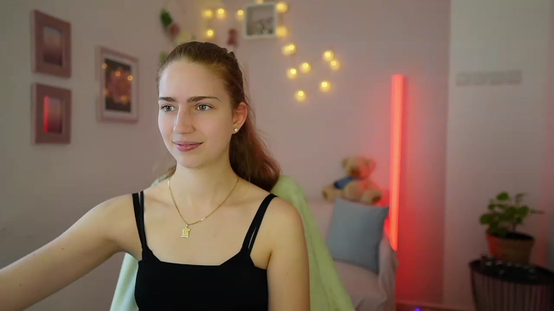Gallery image thumbnail from Naomi_Woods18's myfreecams stream on, 01/29/2024, 13:33 image 8 of 20