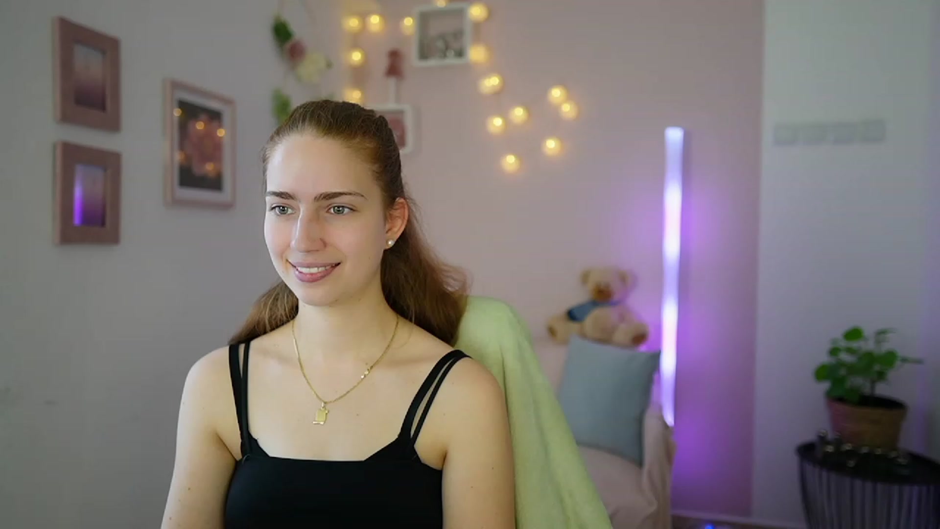 Gallery image thumbnail from Naomi_Woods18's myfreecams stream on, 01/29/2024, 13:33 image 1 of 20