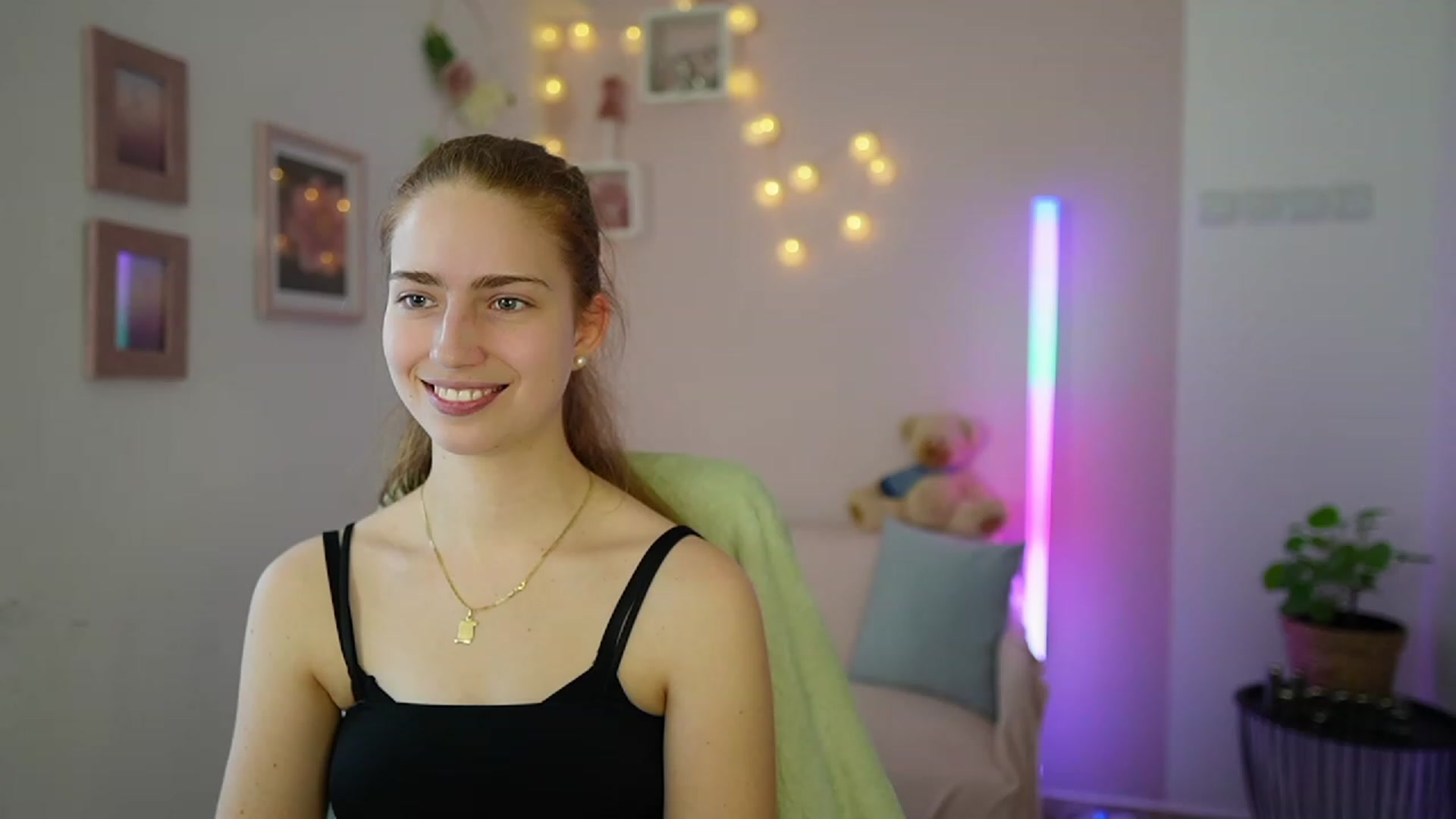 Gallery image thumbnail from Naomi_Woods18's myfreecams stream on, 01/29/2024, 13:33 image 18 of 20