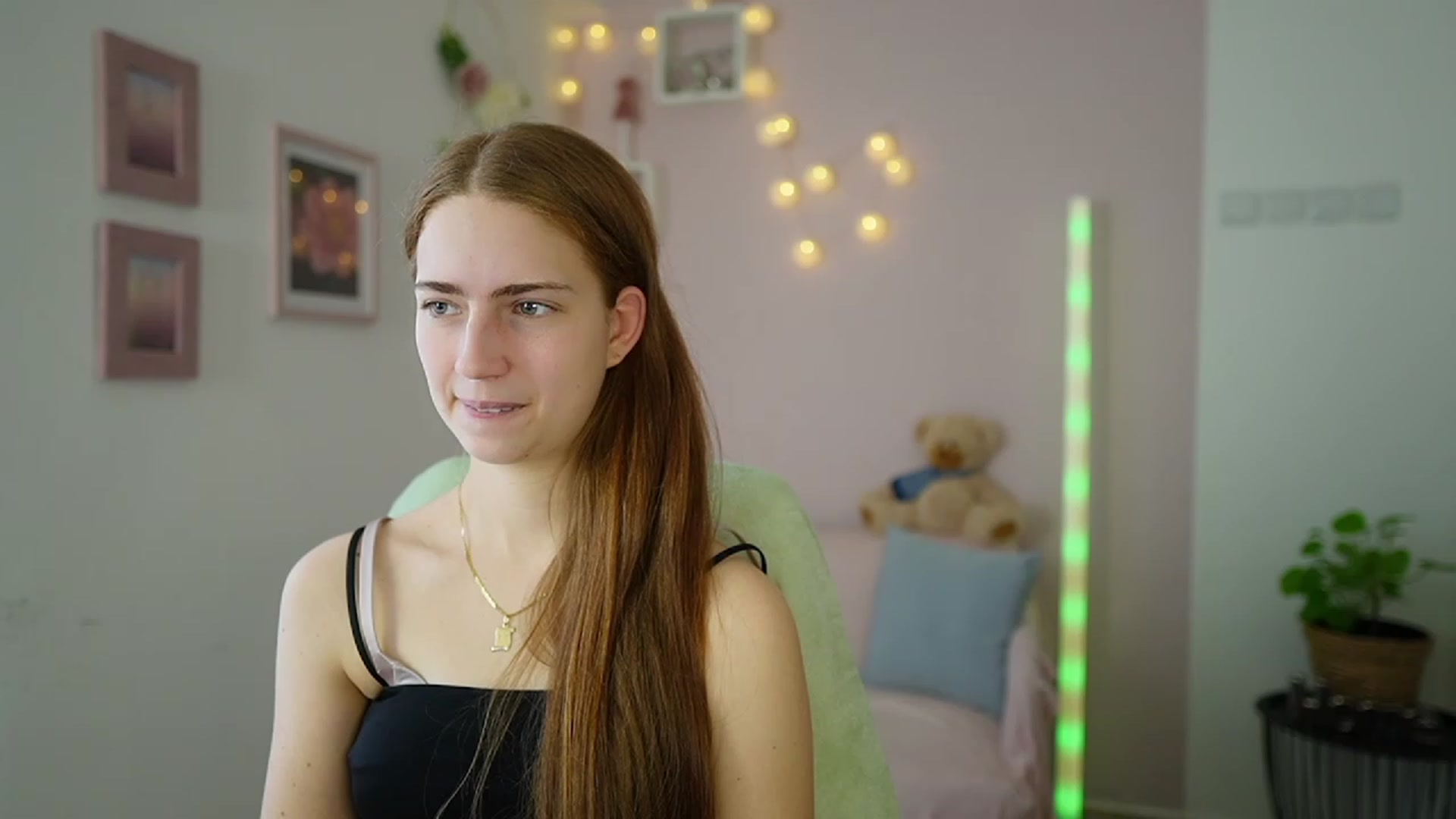 Gallery image thumbnail from Naomi_Woods18's myfreecams stream on, 02/02/2024, 11:31 image 6 of 20