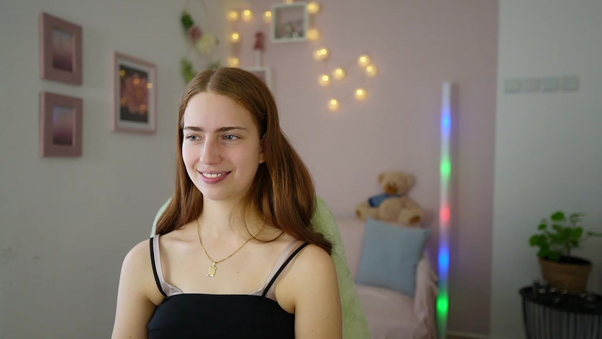 Gallery image thumbnail from Naomi_Woods18's myfreecams stream on, 02/02/2024, 11:31 image 3 of 20