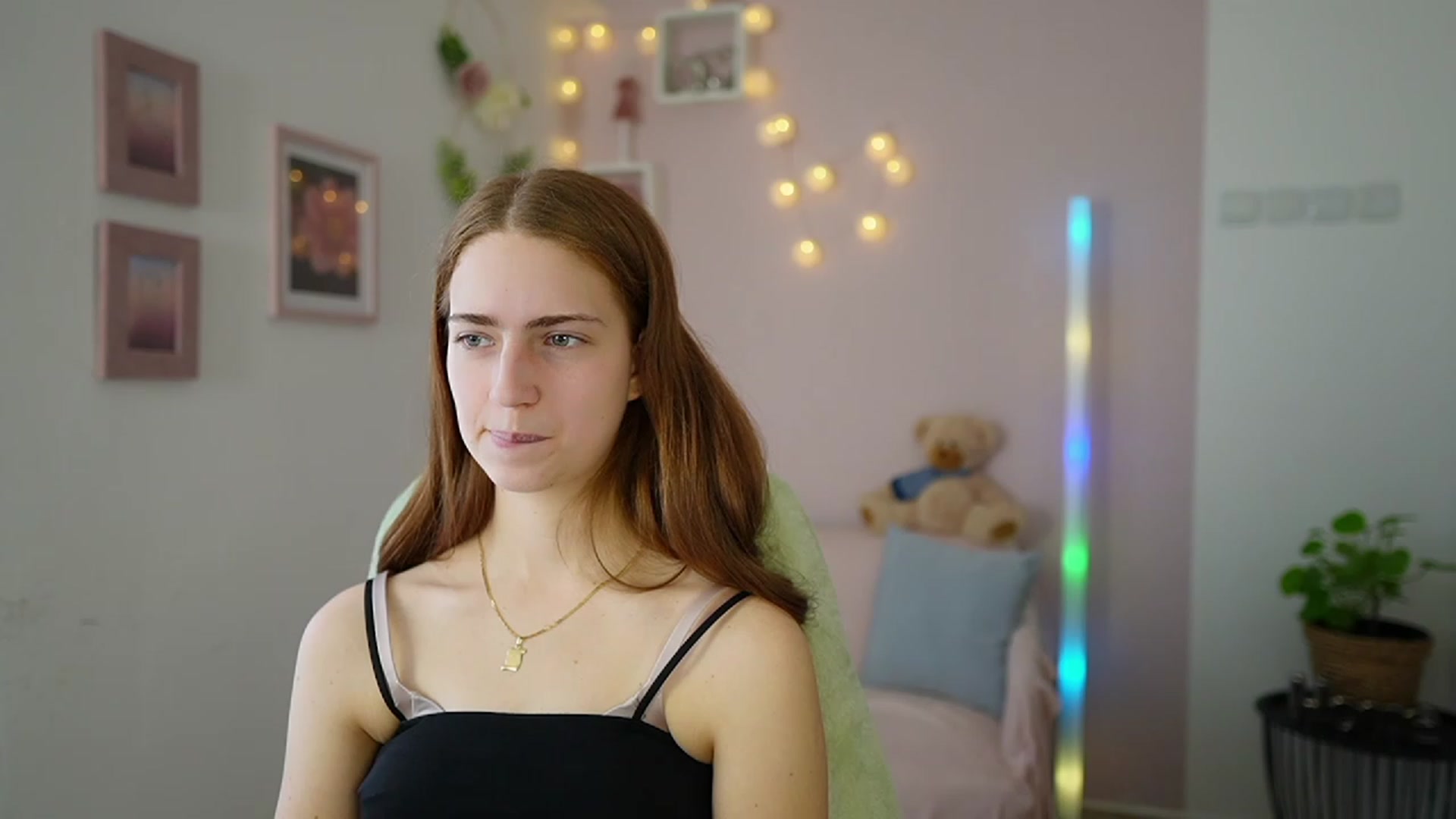 Gallery image thumbnail from Naomi_Woods18's myfreecams stream on, 02/02/2024, 11:31 image 5 of 20