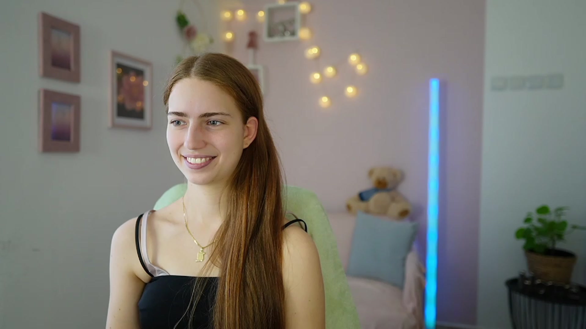 Gallery image thumbnail from Naomi_Woods18's myfreecams stream on, 02/02/2024, 11:31 image 7 of 20
