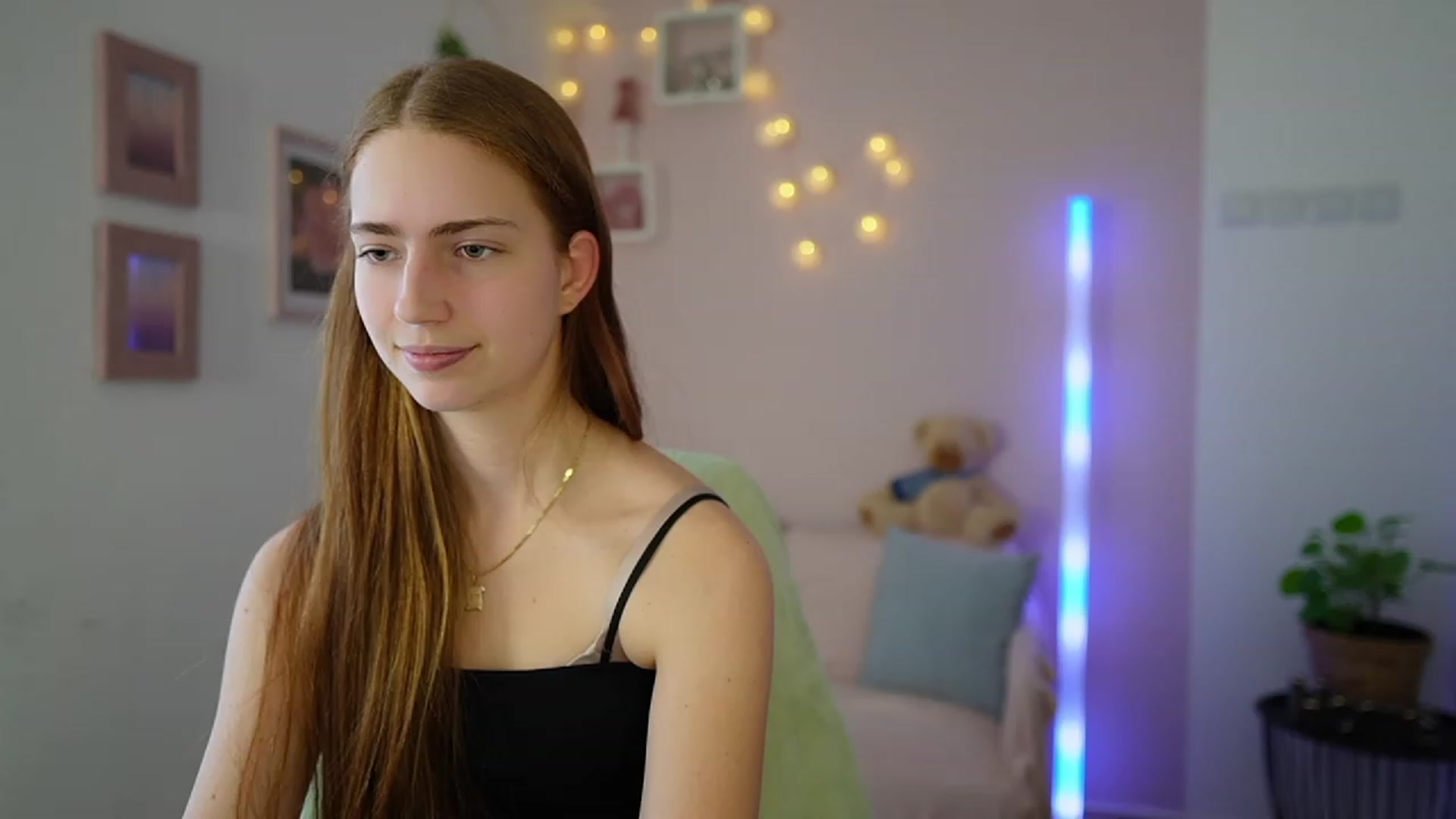Gallery image thumbnail from Naomi_Woods18's myfreecams stream on, 02/02/2024, 11:31 image 18 of 20