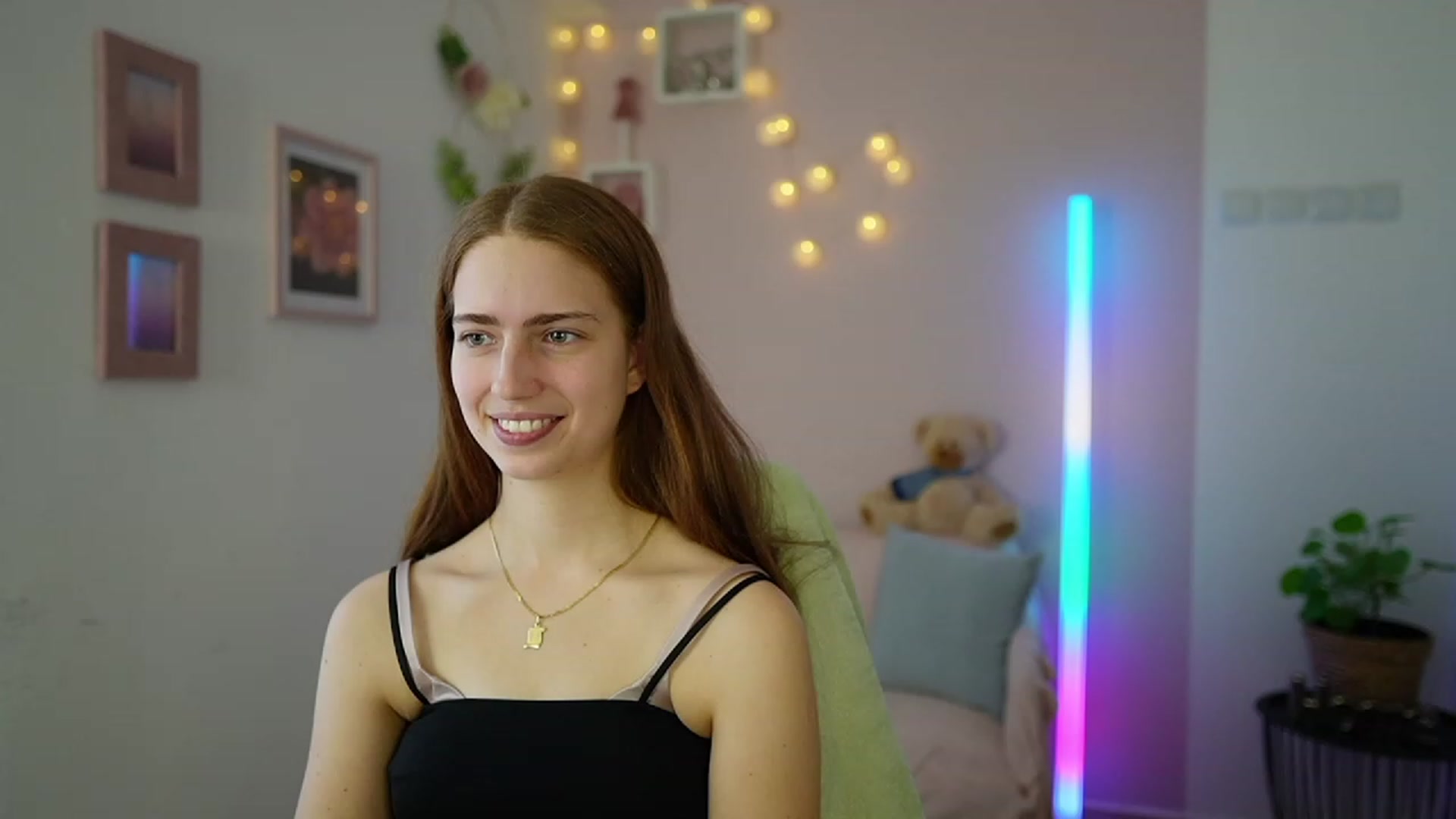 Gallery image thumbnail from Naomi_Woods18's myfreecams stream on, 02/02/2024, 13:06 image 19 of 20