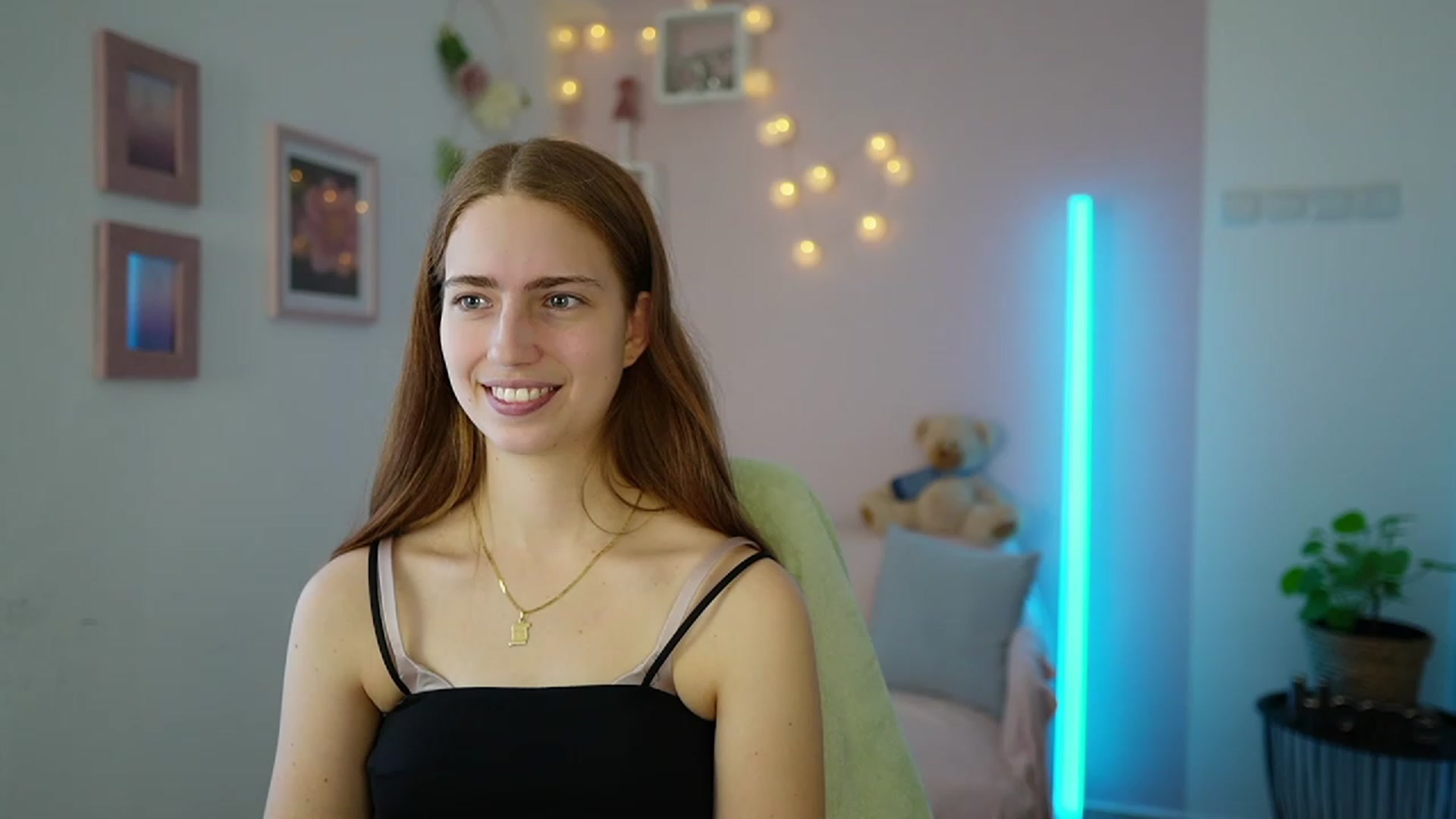 Gallery image thumbnail from Naomi_Woods18's myfreecams stream on, 02/02/2024, 13:06 image 5 of 20