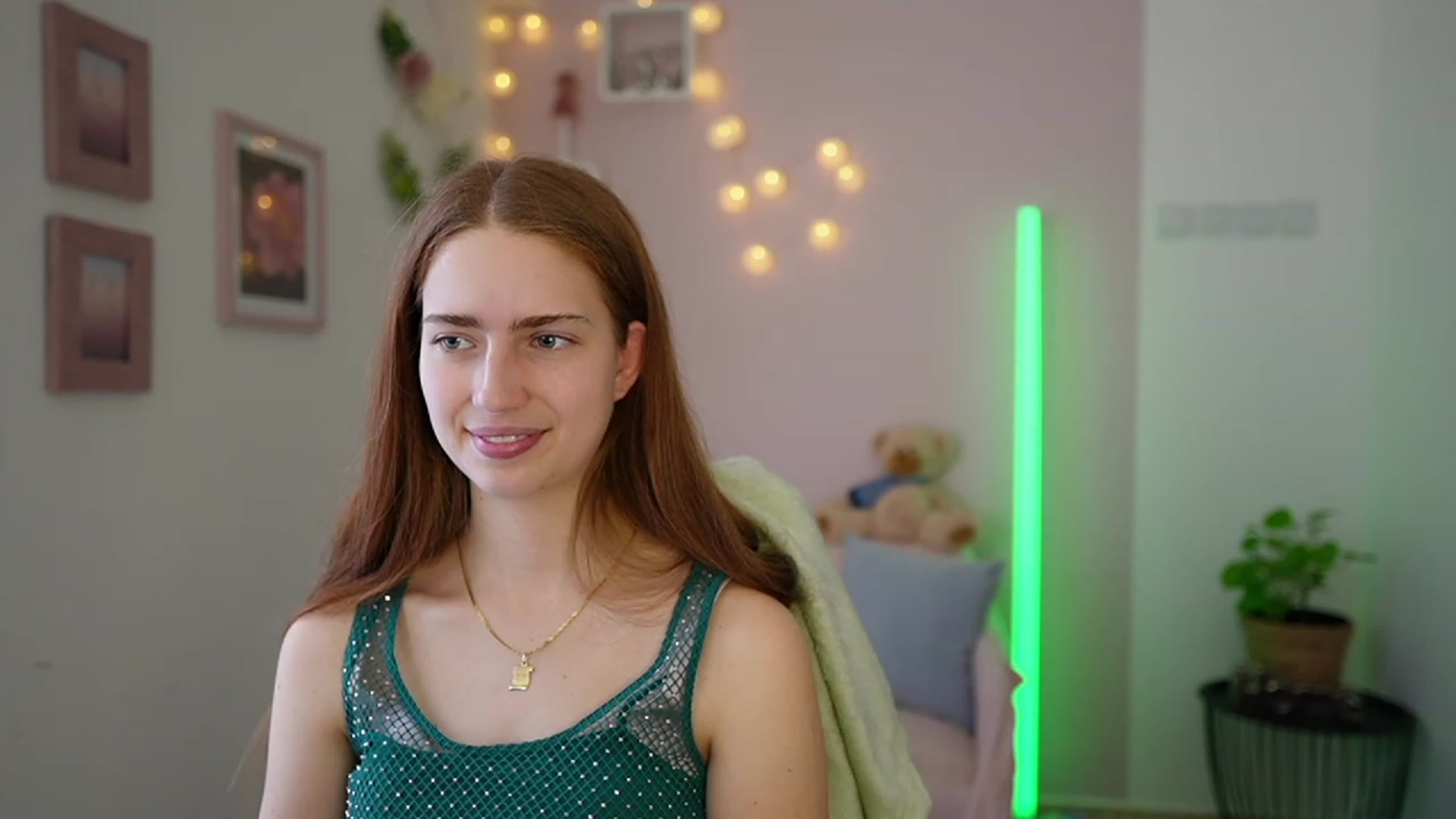 Gallery image thumbnail from Naomi_Woods18's myfreecams stream on, 02/03/2024, 13:15 image 4 of 20