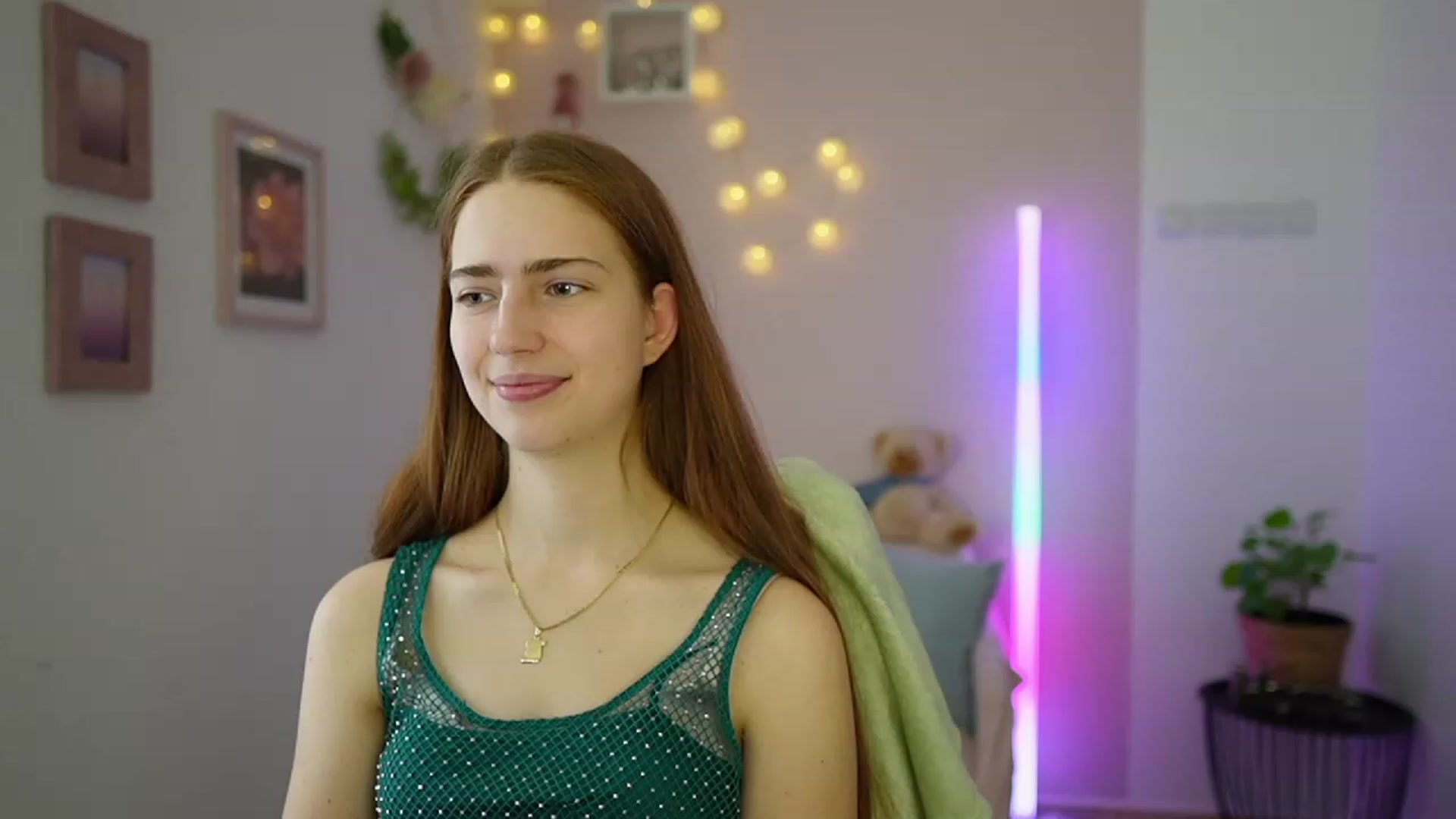 Gallery image thumbnail from Naomi_Woods18's myfreecams stream on, 02/03/2024, 13:15 image 19 of 20