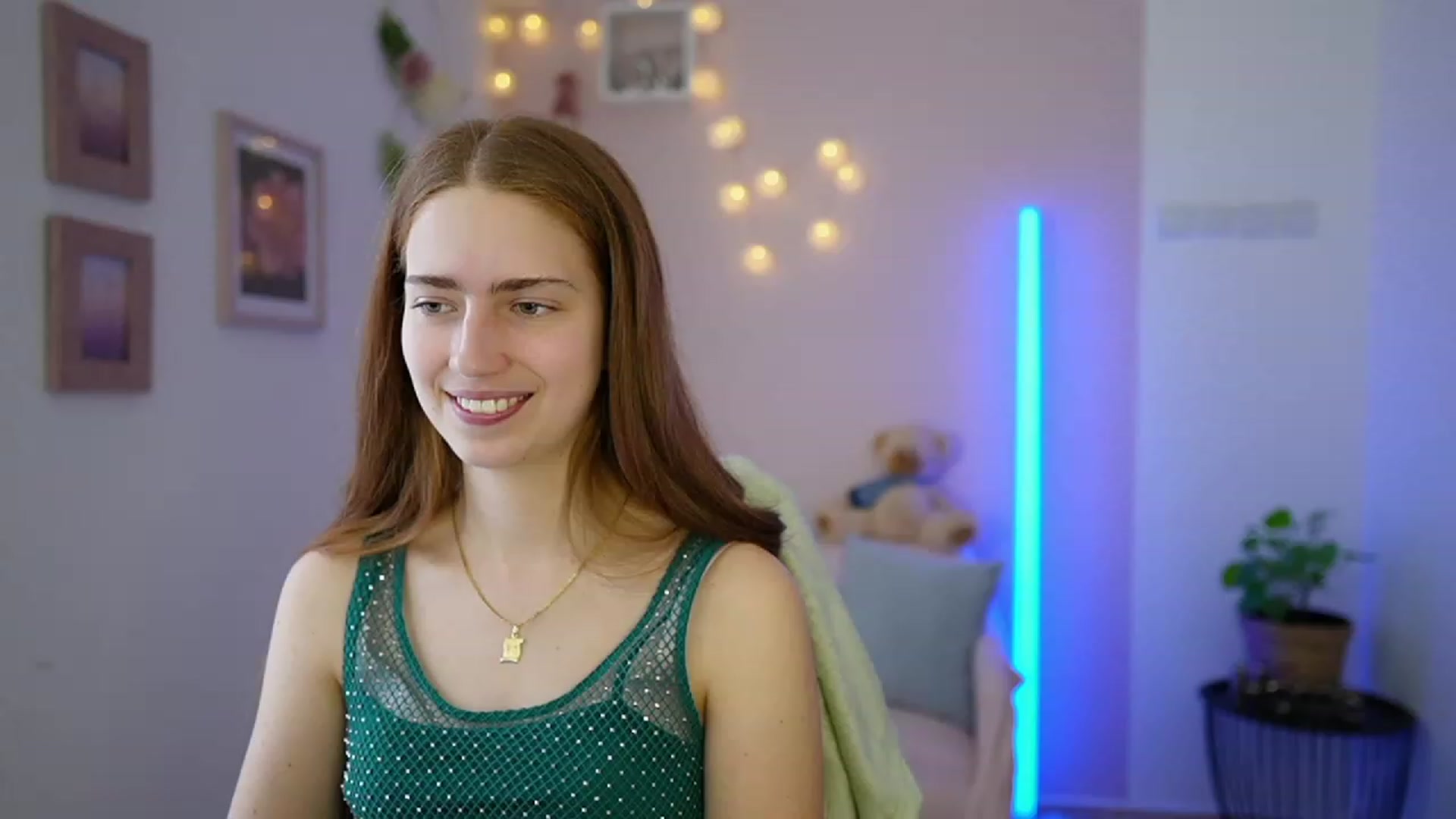 Gallery image thumbnail from Naomi_Woods18's myfreecams stream on, 02/03/2024, 13:15 image 1 of 20