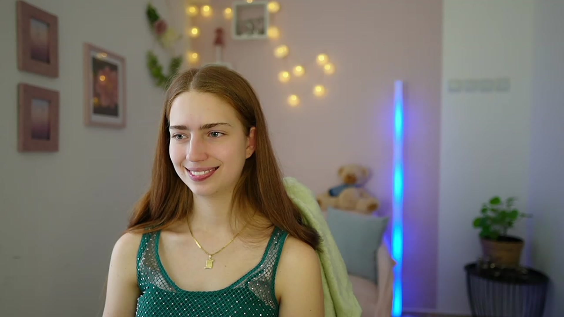 Gallery image thumbnail from Naomi_Woods18's myfreecams stream on, 02/03/2024, 13:15 image 8 of 20