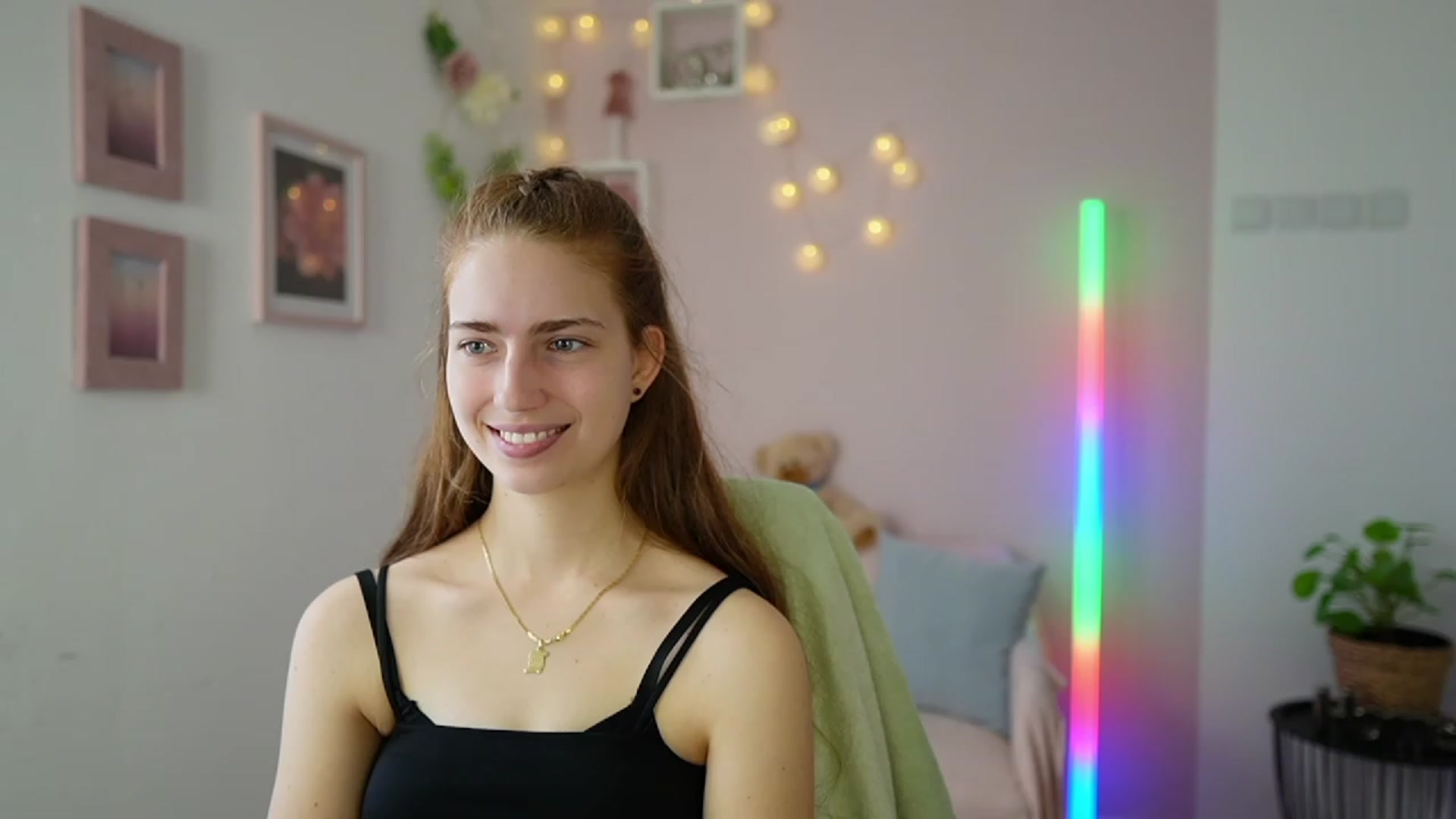 Gallery image thumbnail from Naomi_Woods18's myfreecams stream on, 02/08/2024, 10:27 image 11 of 20