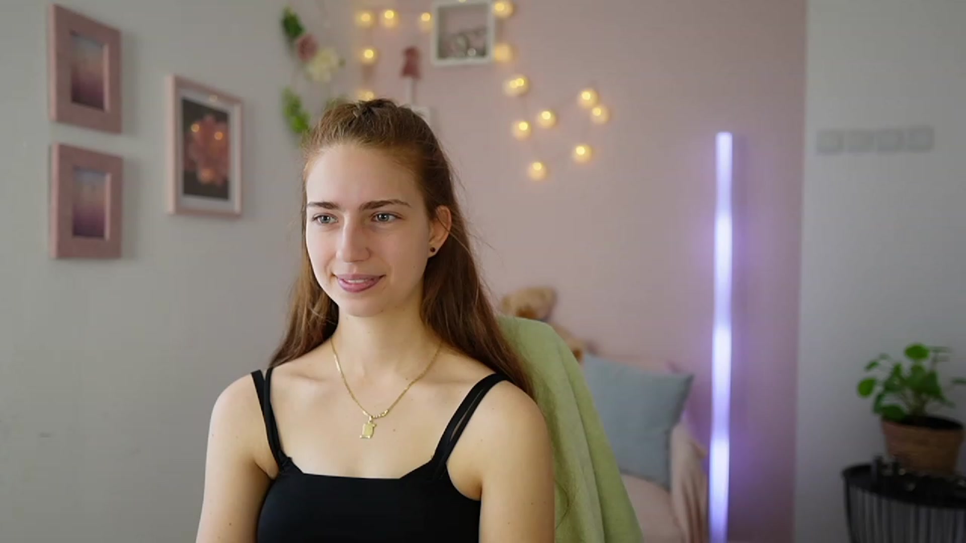 Gallery image thumbnail from Naomi_Woods18's myfreecams stream on, 02/08/2024, 10:27 image 10 of 20