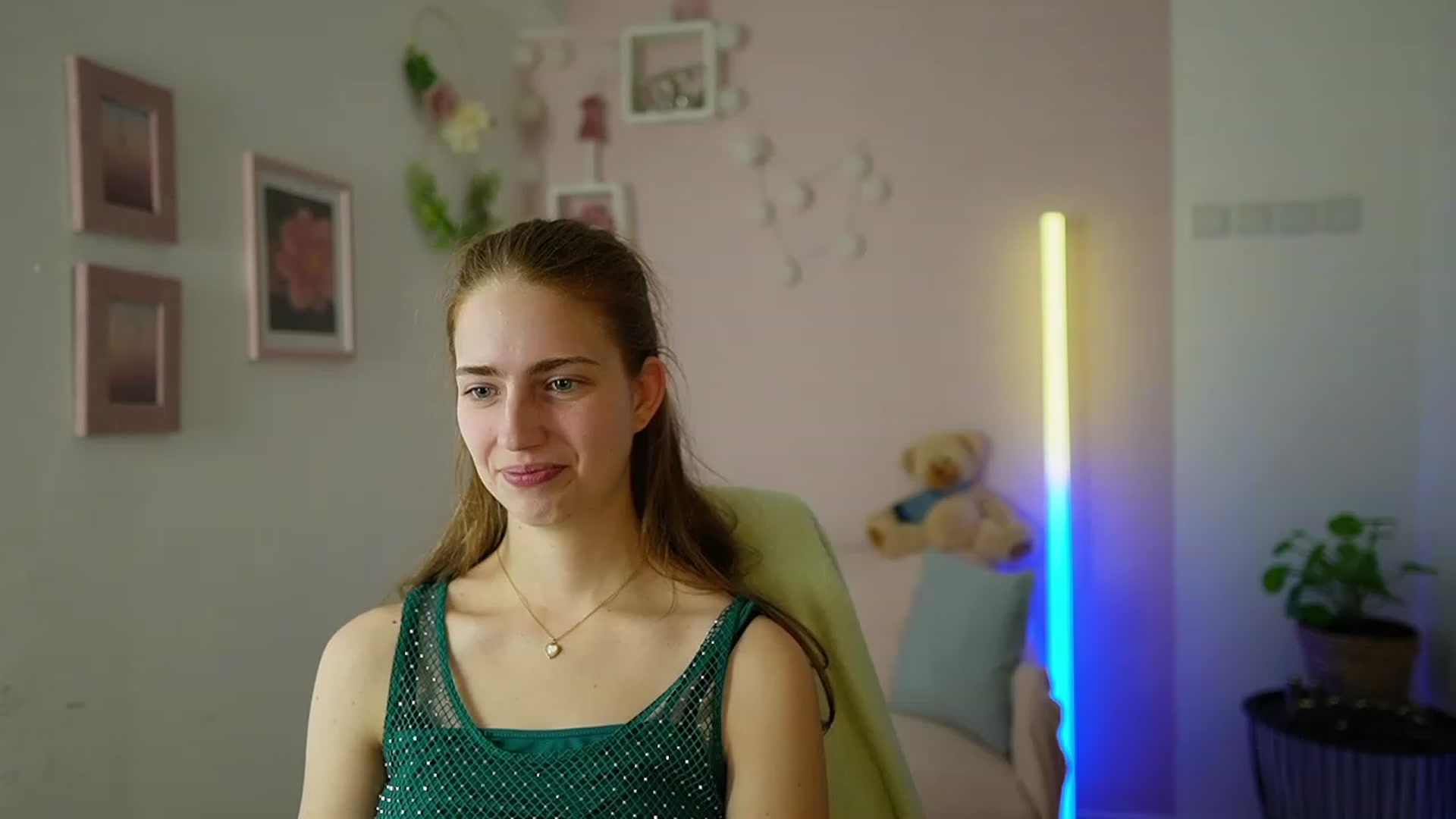 Gallery image thumbnail from Naomi_Woods18's myfreecams stream on, 02/17/2024, 13:46 image 14 of 20