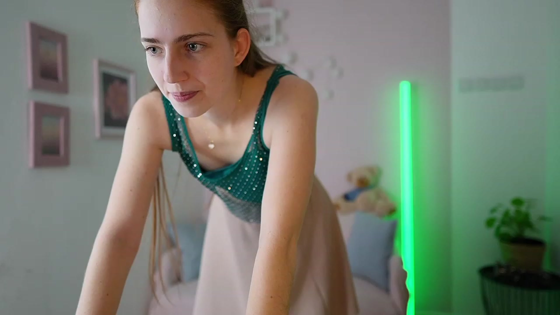 Gallery image thumbnail from Naomi_Woods18's myfreecams stream on, 02/17/2024, 13:46 image 1 of 20
