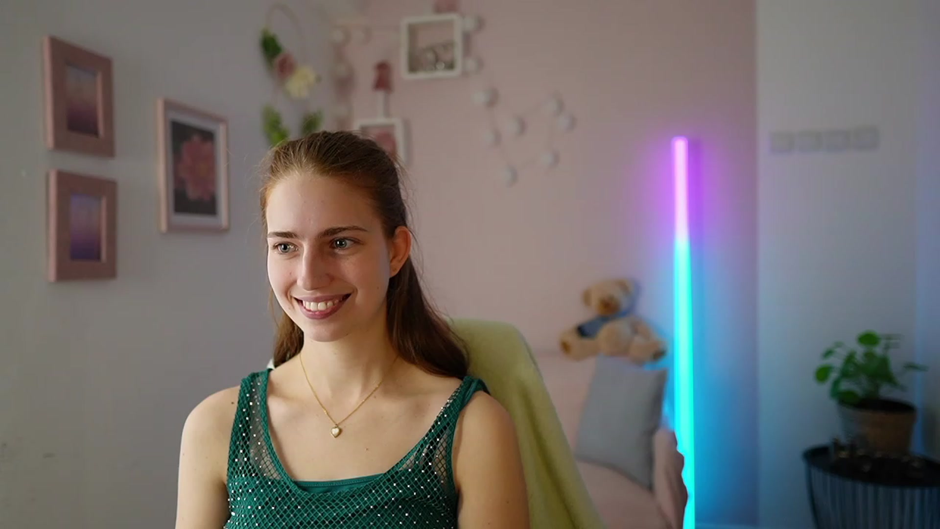 Gallery image thumbnail from Naomi_Woods18's myfreecams stream on, 02/17/2024, 13:46 image 5 of 20