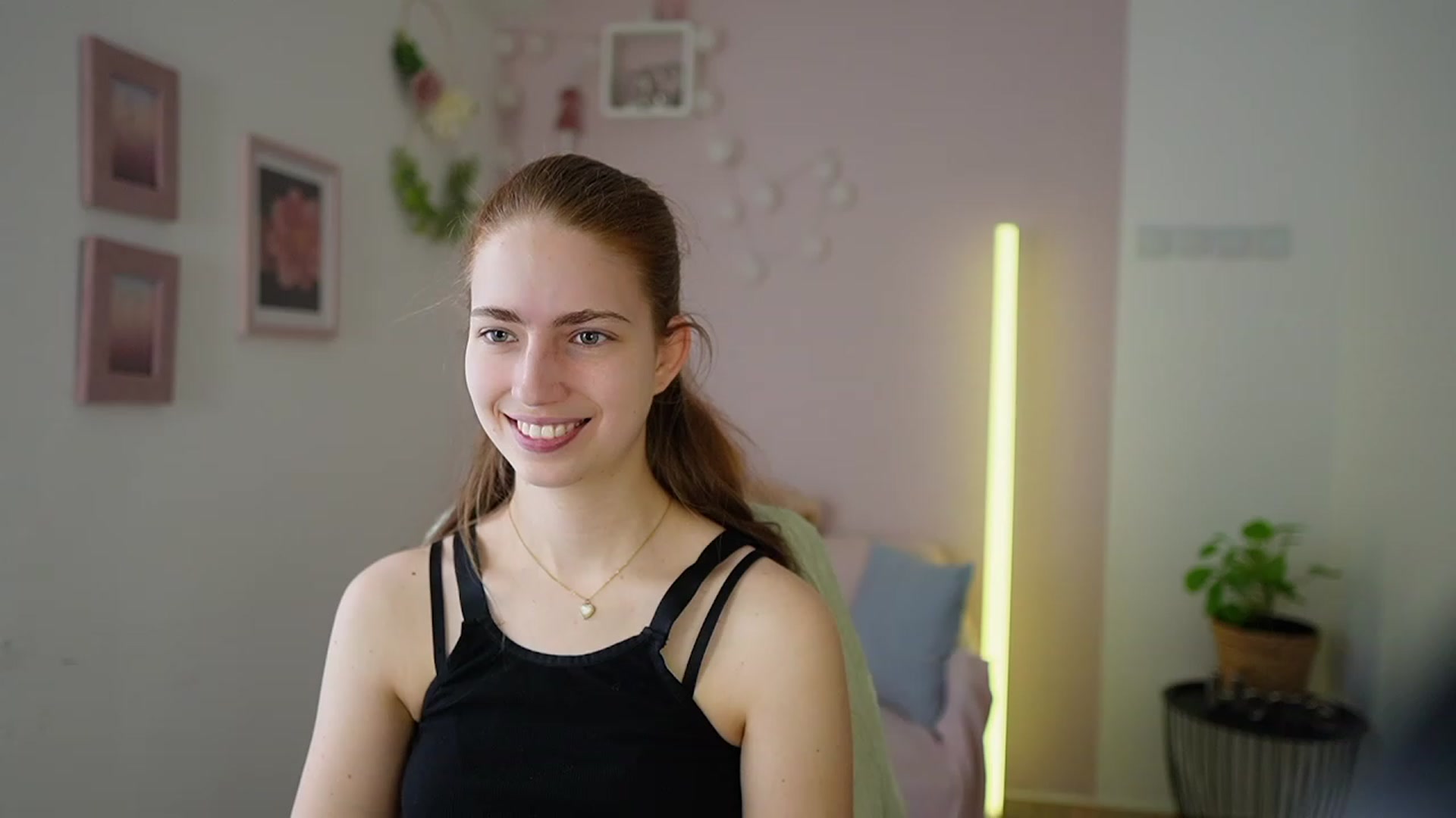 Gallery image thumbnail from Naomi_Woods18's myfreecams stream on, 02/24/2024, 10:19 image 3 of 20