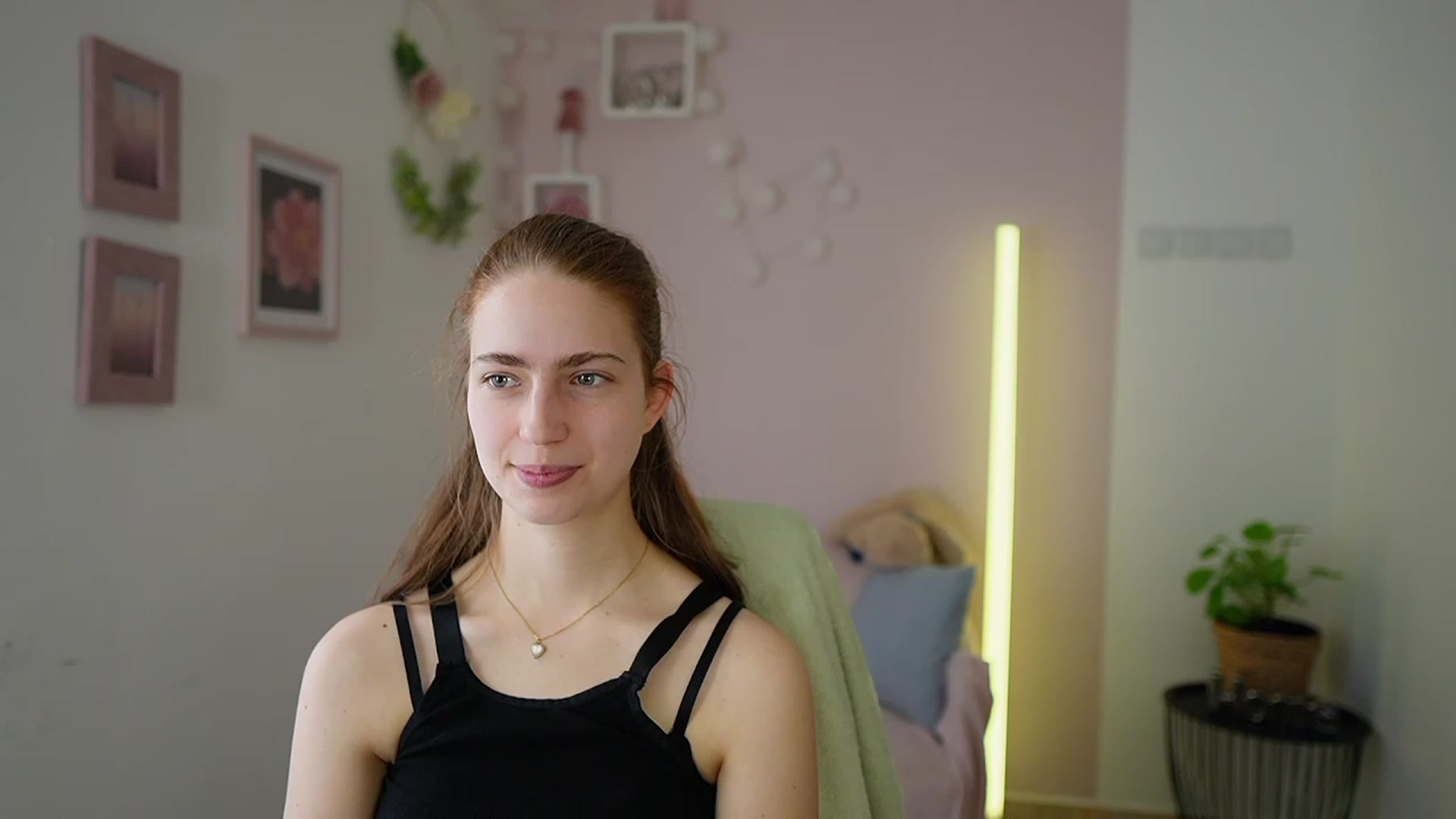 Gallery image thumbnail from Naomi_Woods18's myfreecams stream on, 02/24/2024, 11:26 image 20 of 20