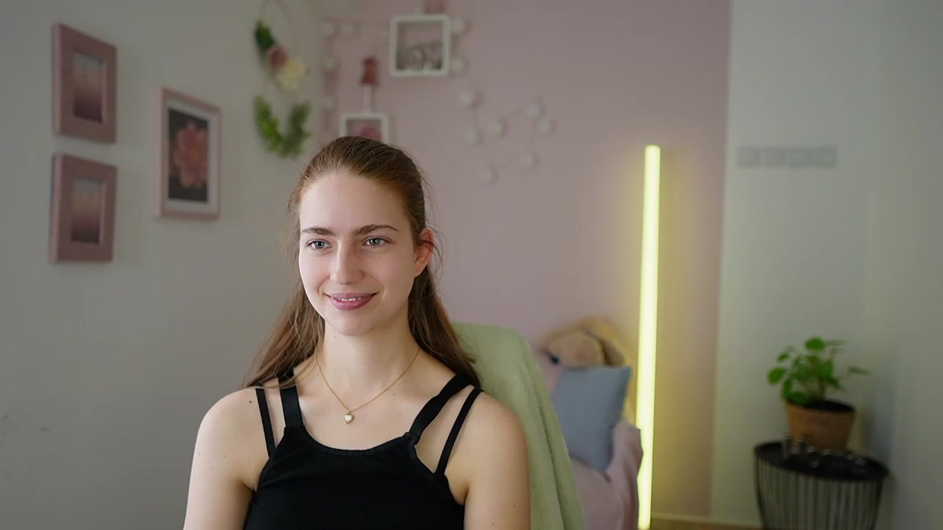 Gallery image thumbnail from Naomi_Woods18's myfreecams stream on, 02/24/2024, 11:26 image 18 of 20