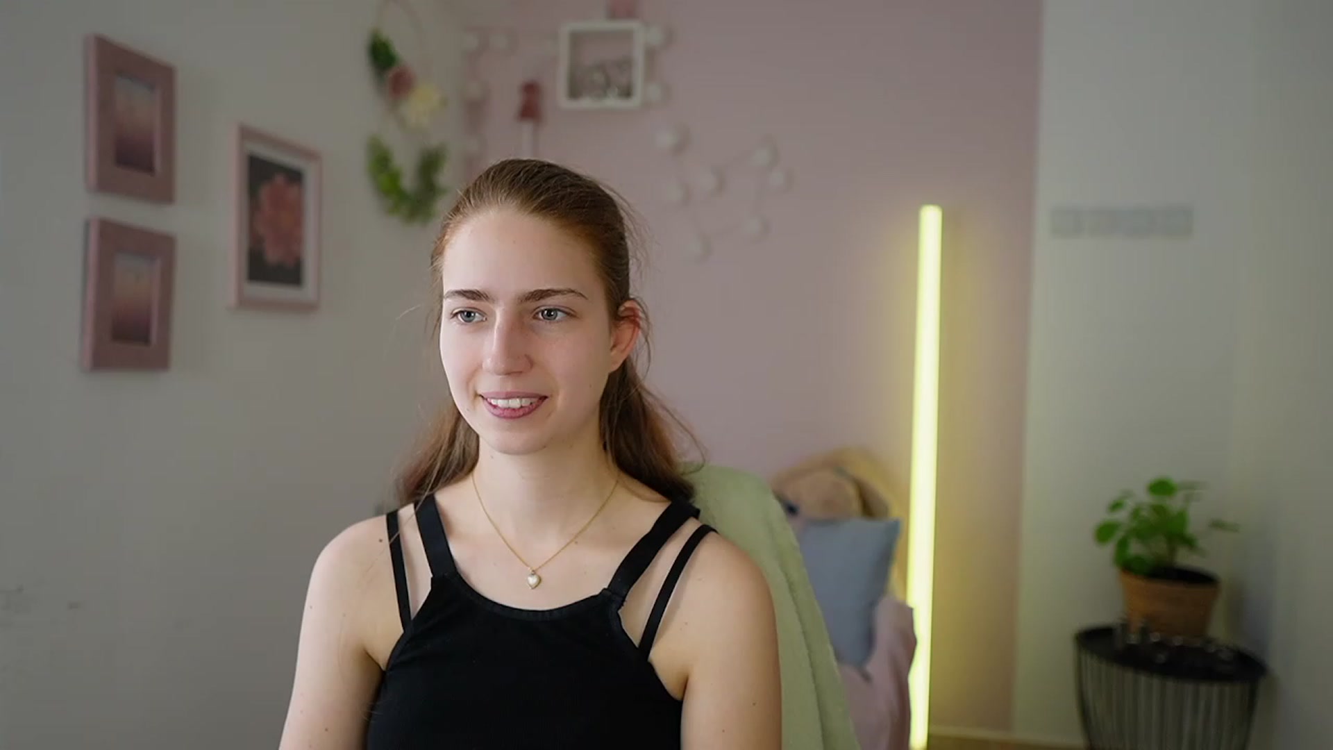 Gallery image thumbnail from Naomi_Woods18's myfreecams stream on, 02/24/2024, 12:54 image 19 of 20