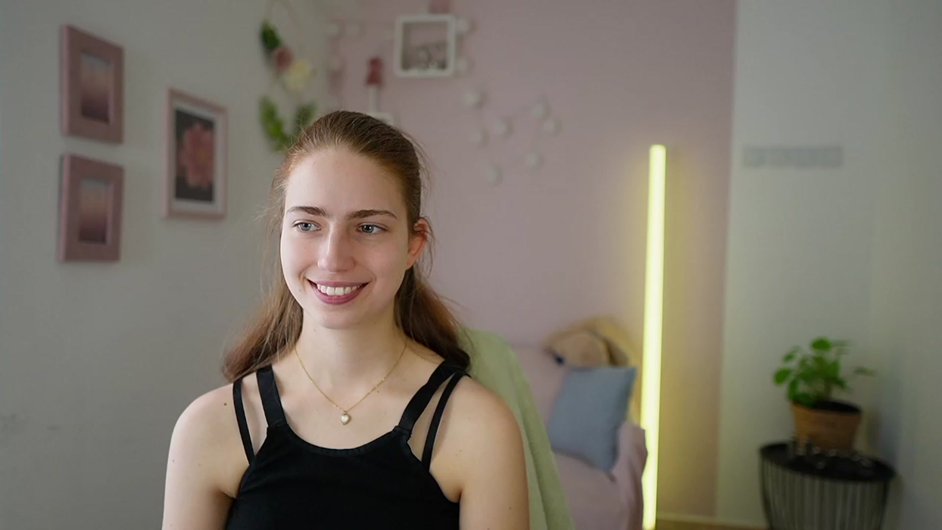 Gallery image thumbnail from Naomi_Woods18's myfreecams stream on, 02/24/2024, 12:54 image 10 of 20