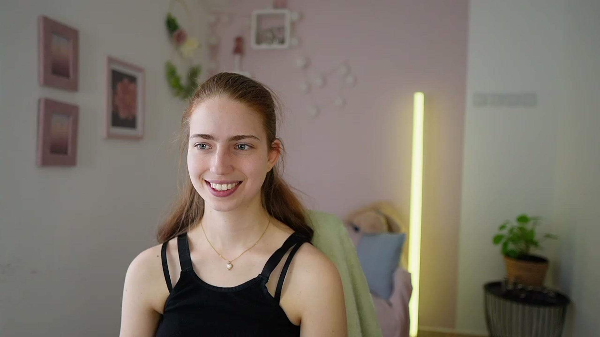 Gallery image thumbnail from Naomi_Woods18's myfreecams stream on, 02/24/2024, 12:54 image 11 of 20