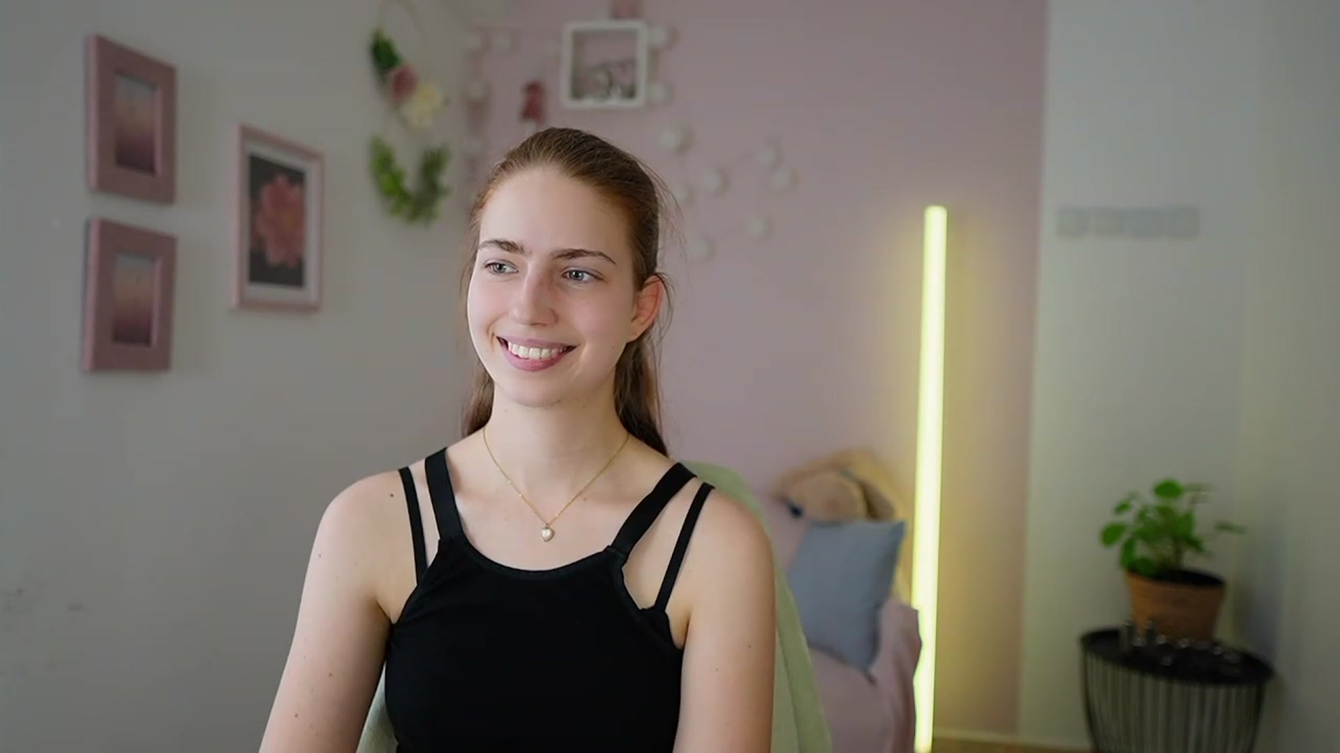 Gallery image thumbnail from Naomi_Woods18's myfreecams stream on, 02/24/2024, 13:56 image 19 of 20