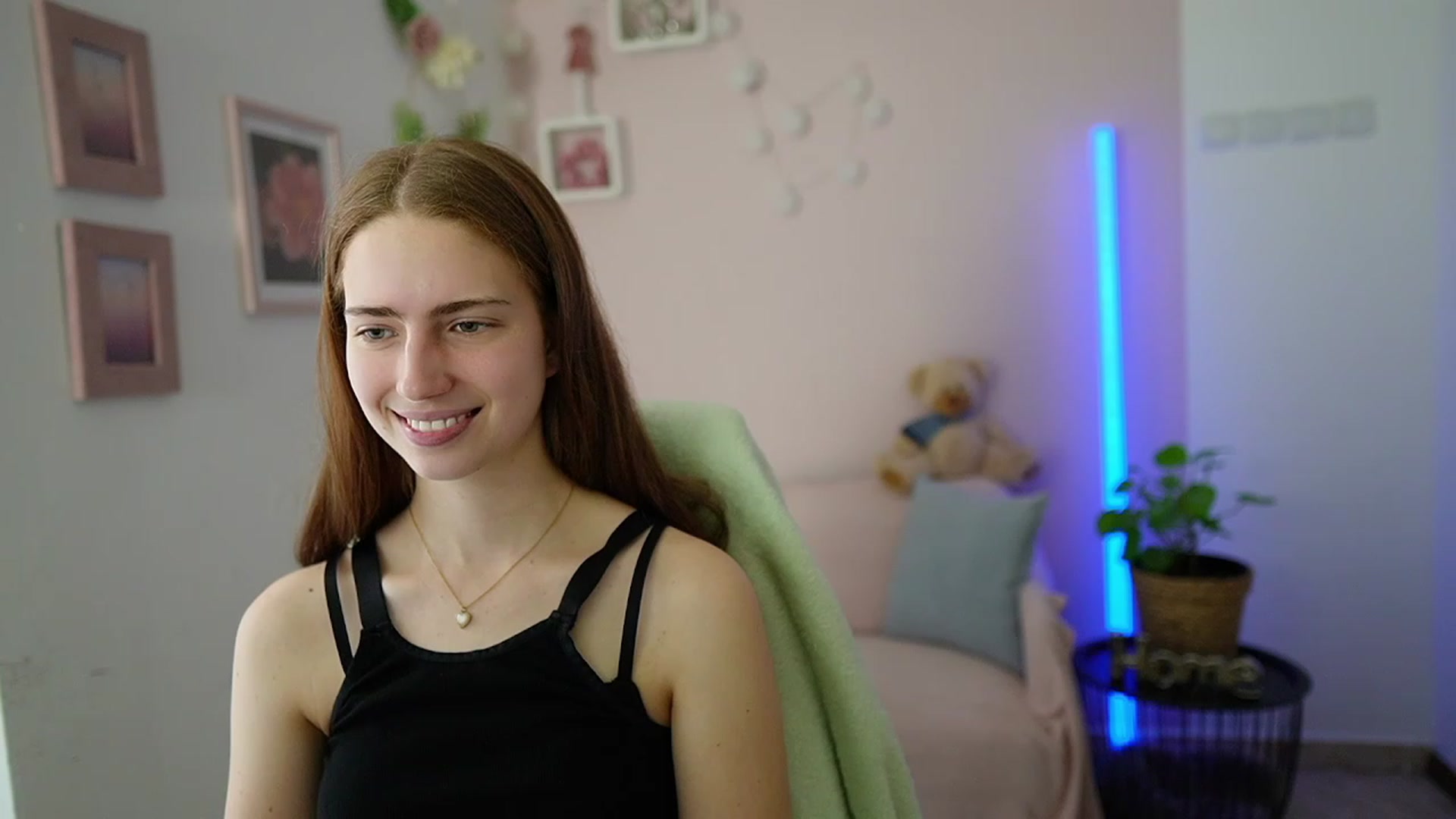 Gallery image thumbnail from Naomi_Woods18's myfreecams stream on, 03/08/2024, 11:53 image 19 of 20