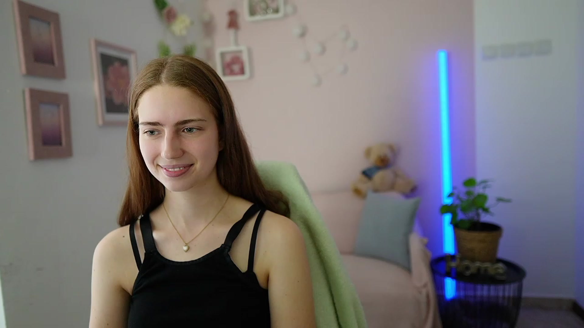Gallery image thumbnail from Naomi_Woods18's myfreecams stream on, 03/08/2024, 11:53 image 18 of 20