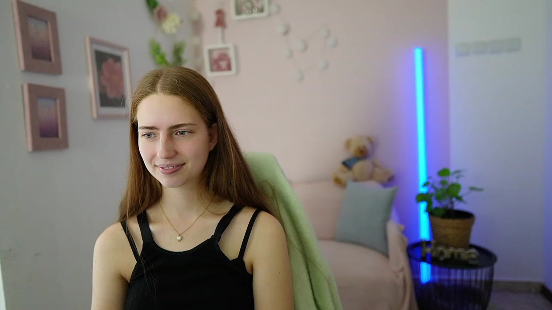 Gallery image thumbnail from Naomi_Woods18's myfreecams stream on, 03/08/2024, 11:53 image 1 of 20