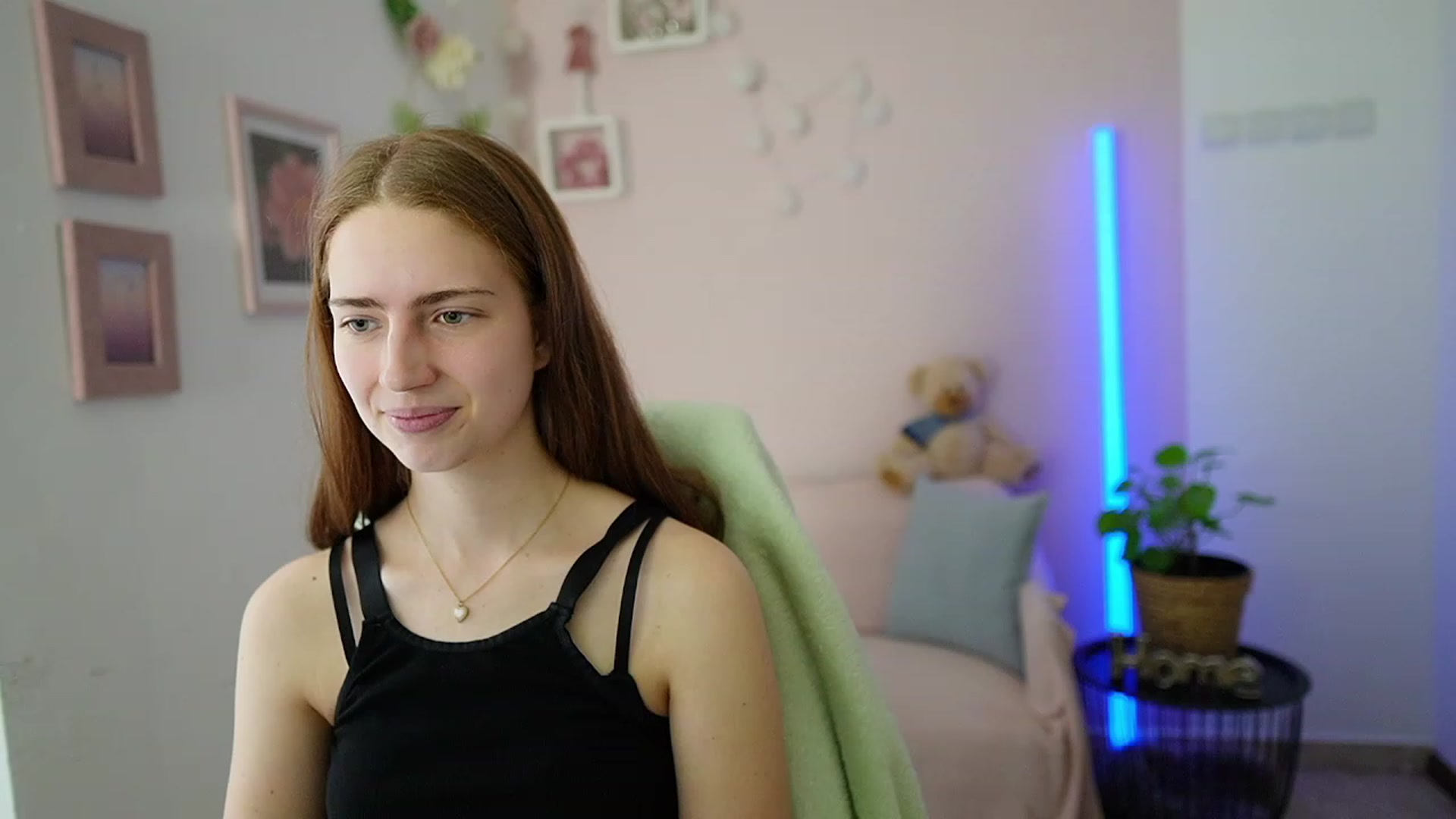 Gallery image thumbnail from Naomi_Woods18's myfreecams stream on, 03/08/2024, 11:53 image 14 of 20