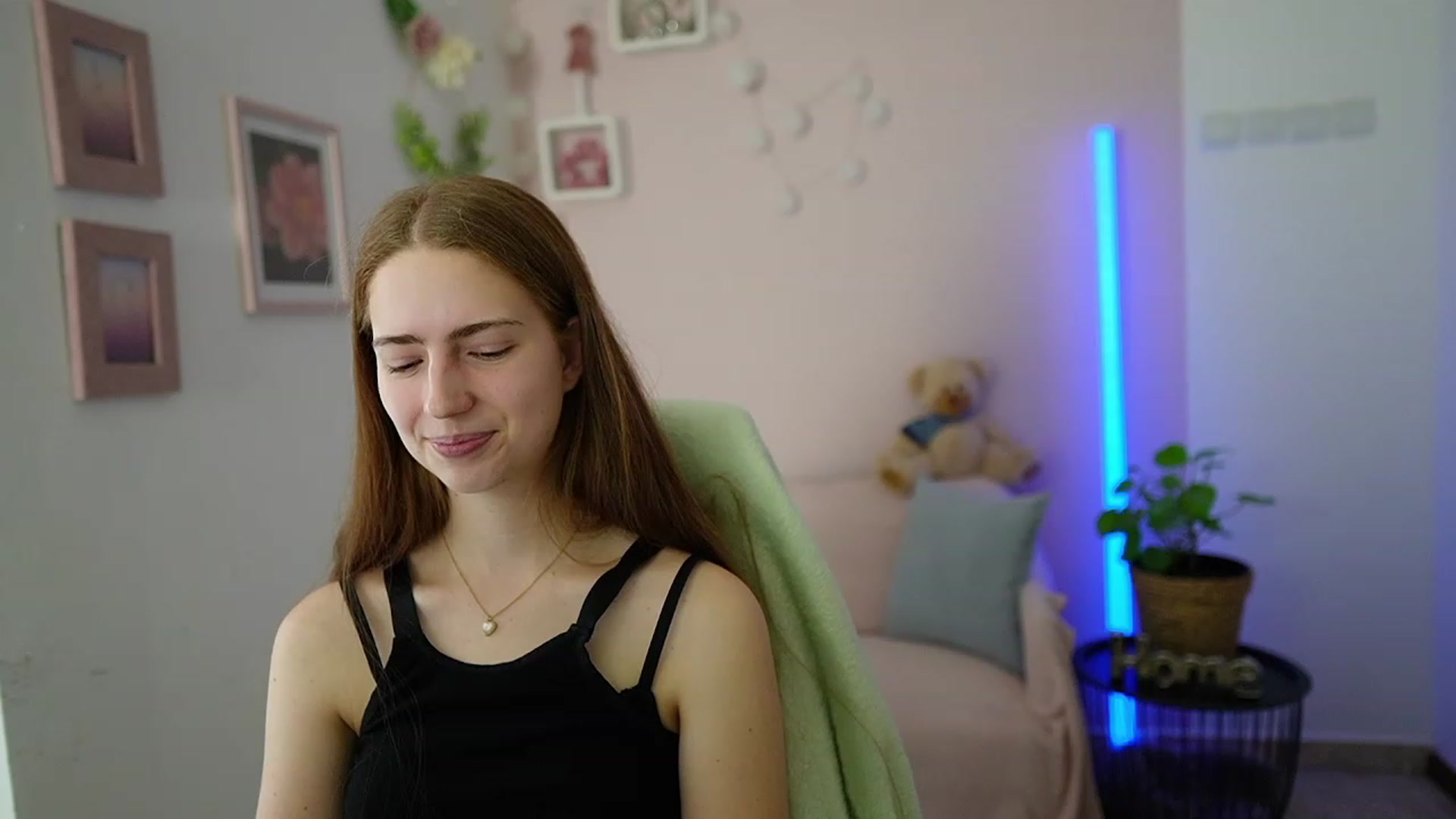 Gallery image thumbnail from Naomi_Woods18's myfreecams stream on, 03/08/2024, 11:53 image 3 of 20