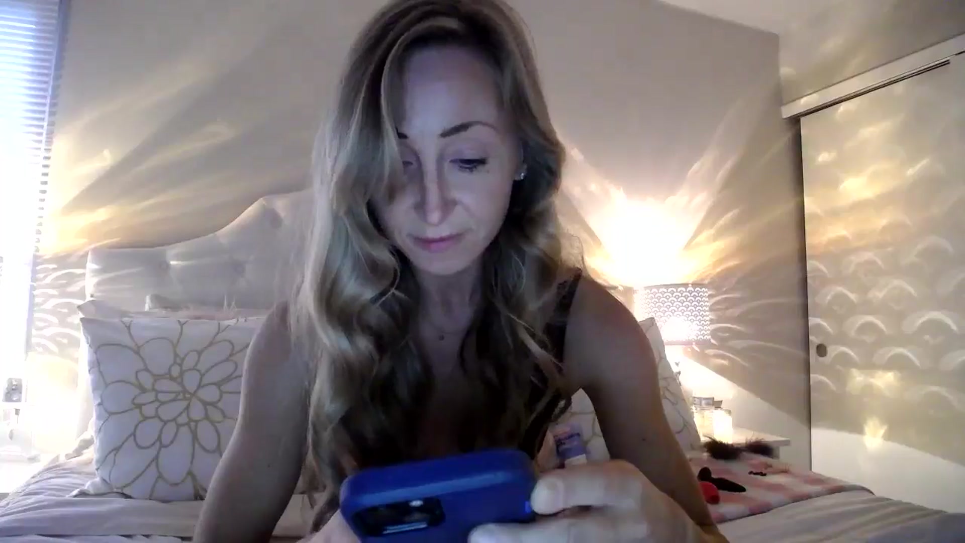 Gallery image thumbnail from Naomi_at_nite's myfreecams stream on, 04/28/2026, 23:09 image 7 of 20