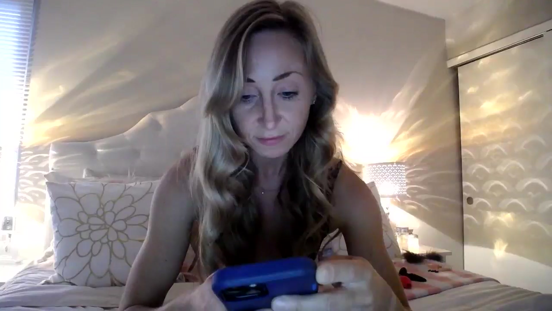 Gallery image thumbnail from Naomi_at_nite's myfreecams stream on, 04/28/2026, 23:09 image 8 of 20