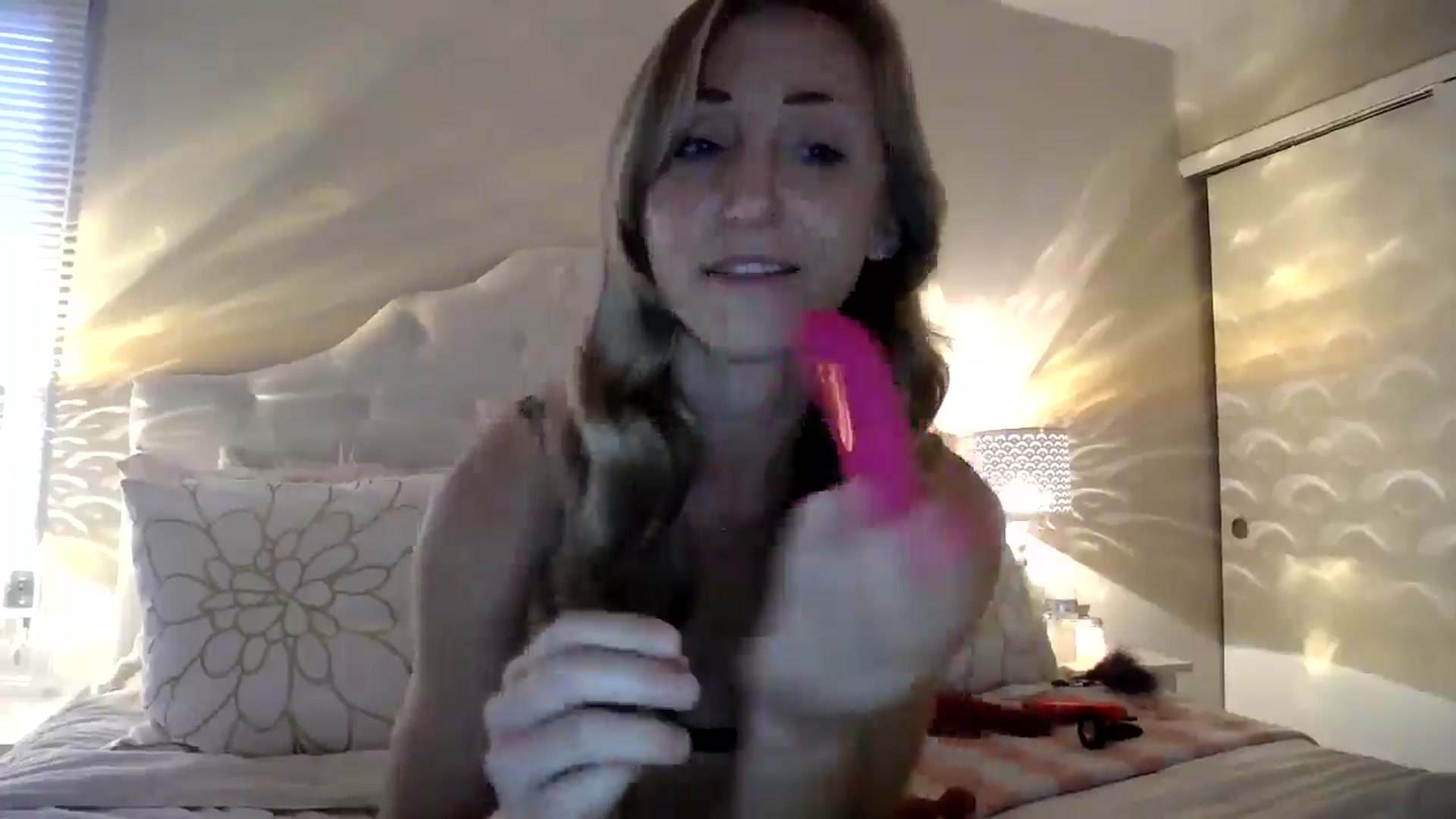 Gallery image thumbnail from Naomi_at_nite's myfreecams stream on, 04/28/2026, 23:09 image 13 of 20
