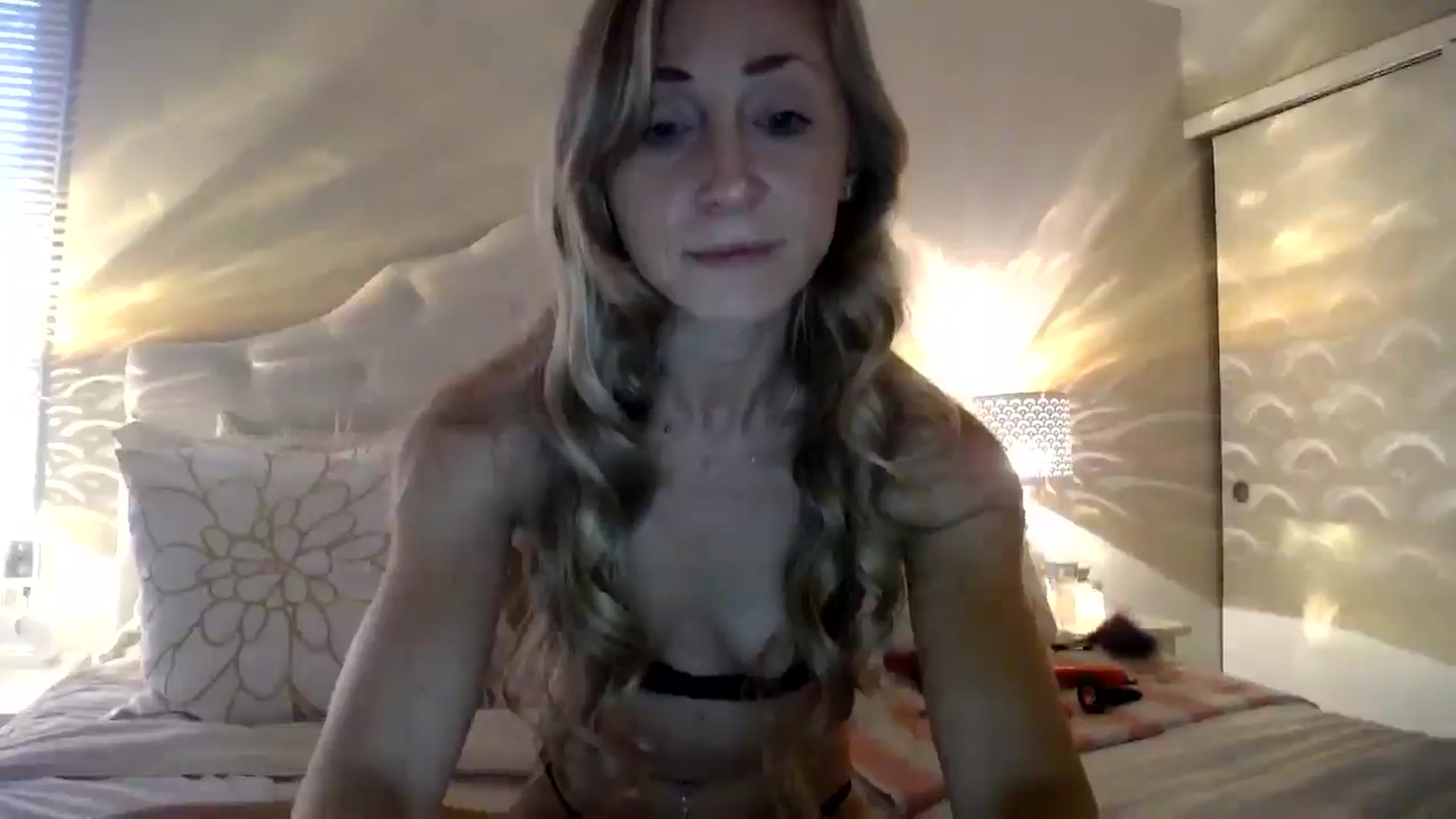 Gallery image thumbnail from Naomi_at_nite's myfreecams stream on, 04/28/2026, 23:09 image 17 of 20