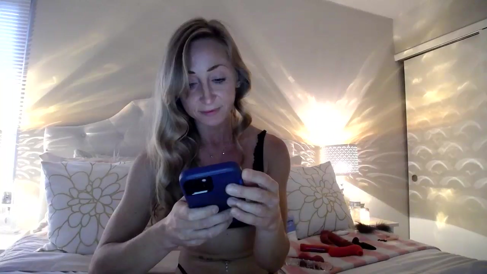 Gallery image thumbnail from Naomi_at_nite's myfreecams stream on, 04/28/2026, 23:09 image 6 of 20