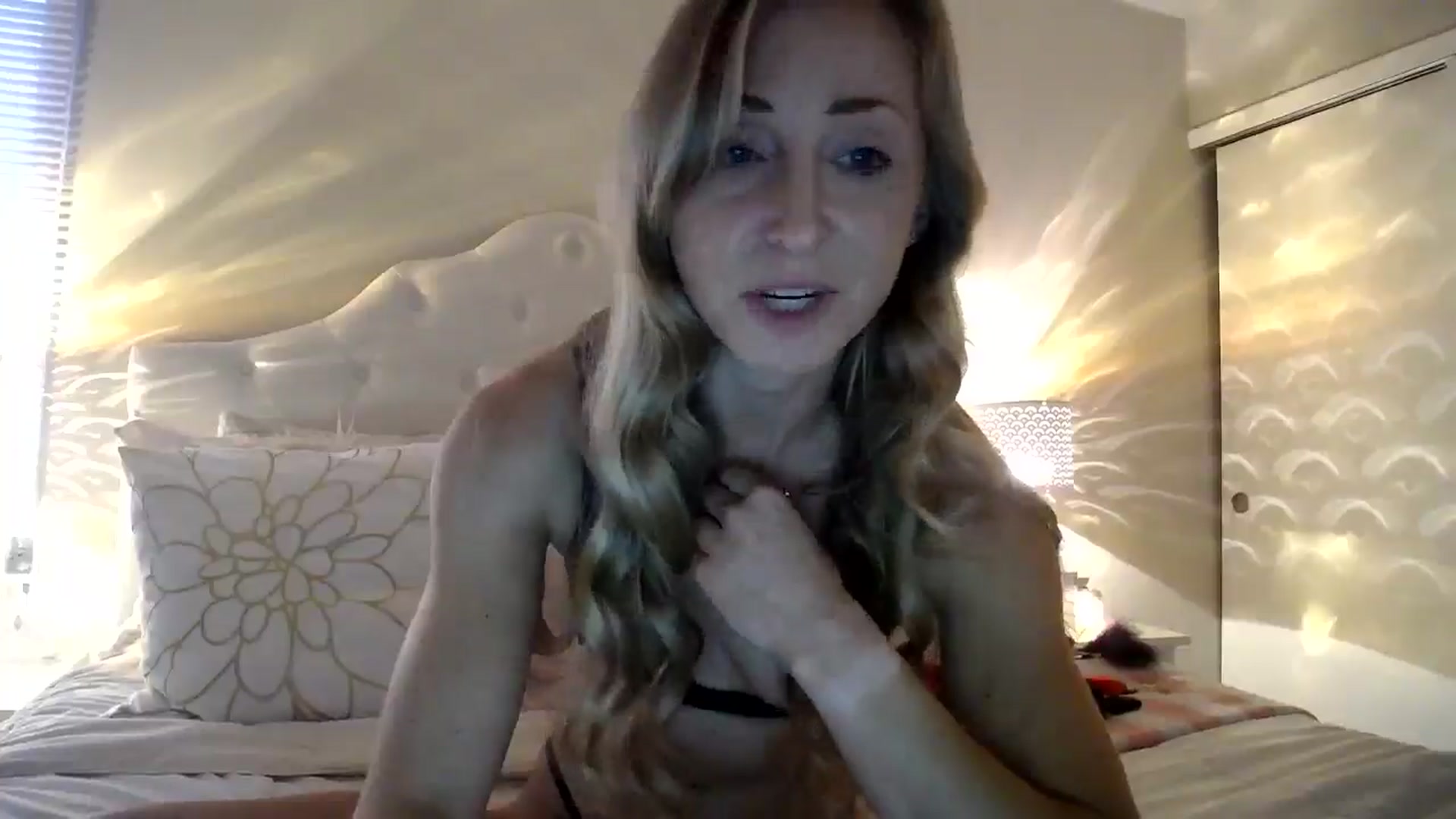 Gallery image thumbnail from Naomi_at_nite's myfreecams stream on, 04/28/2026, 23:09 image 20 of 20