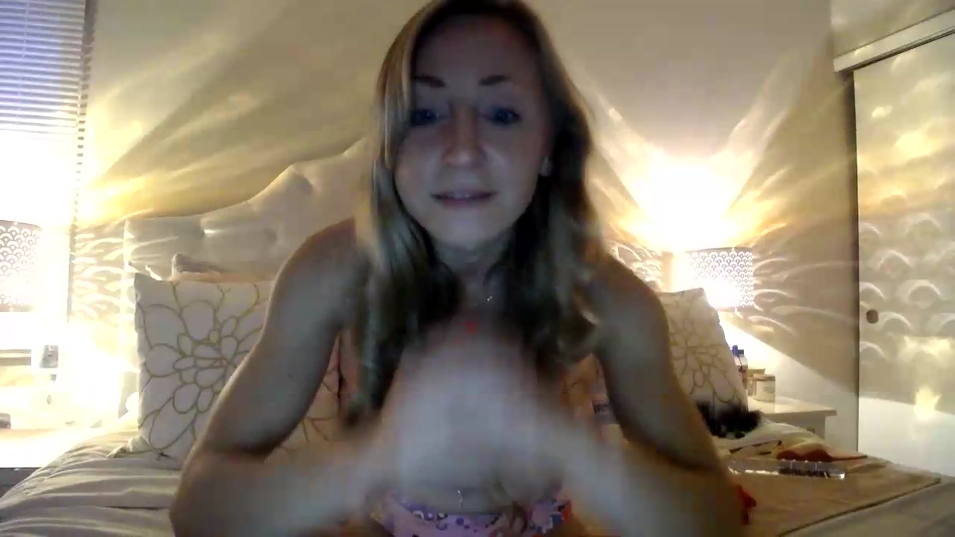 Gallery image thumbnail from Naomi_at_nite's myfreecams stream on, 05/15/2026, 24:25 image 14 of 20