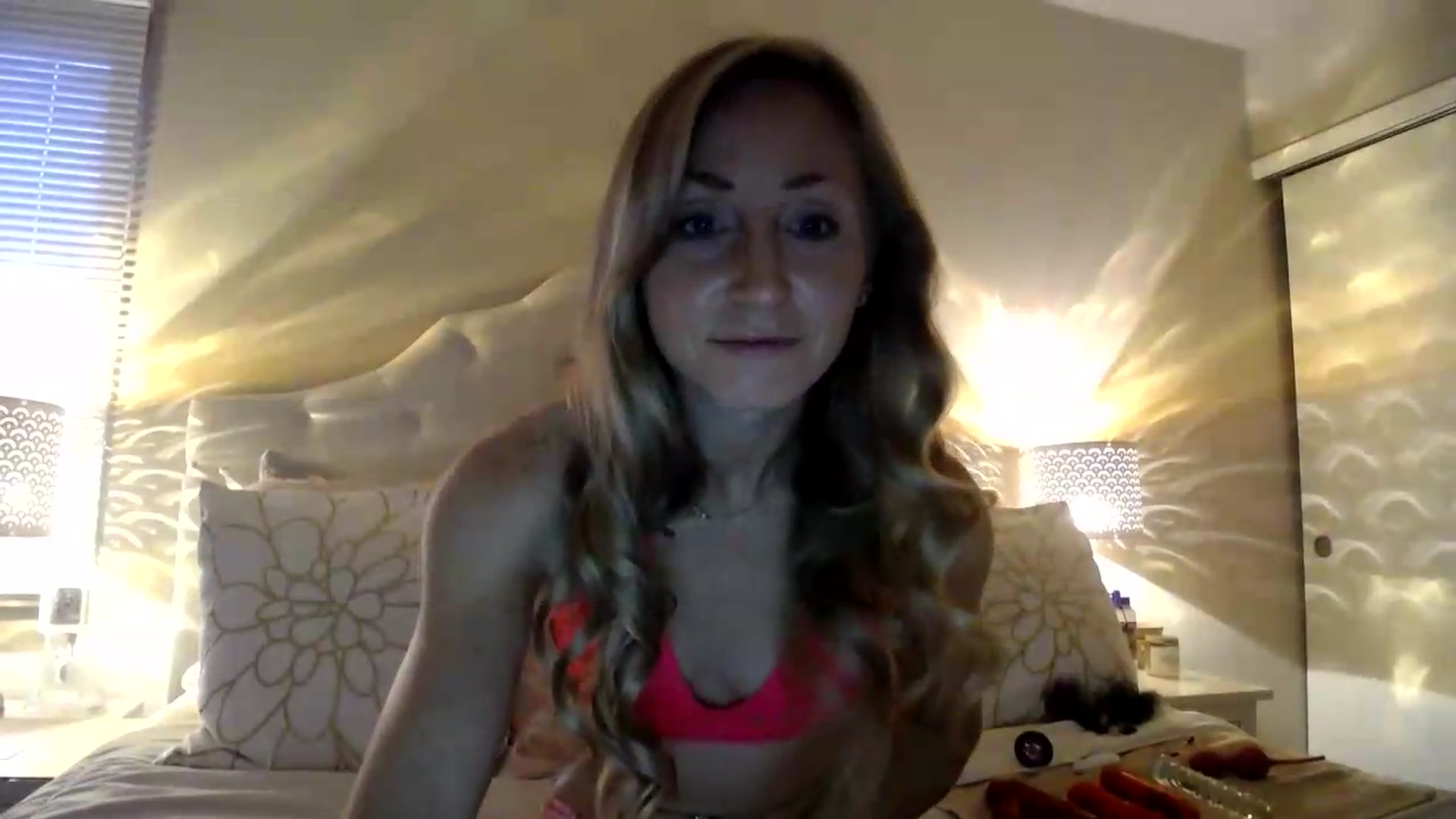 Gallery image thumbnail from Naomi_at_nite's myfreecams stream on, 05/15/2026, 24:25 image 4 of 20