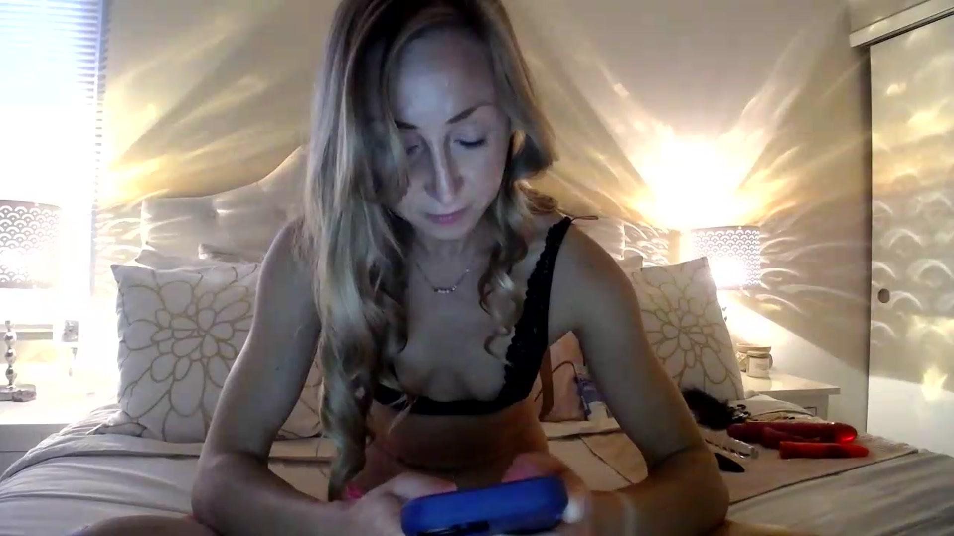 Gallery image thumbnail from Naomi_at_nite's myfreecams stream on, 05/18/2026, 24:07 image 19 of 20