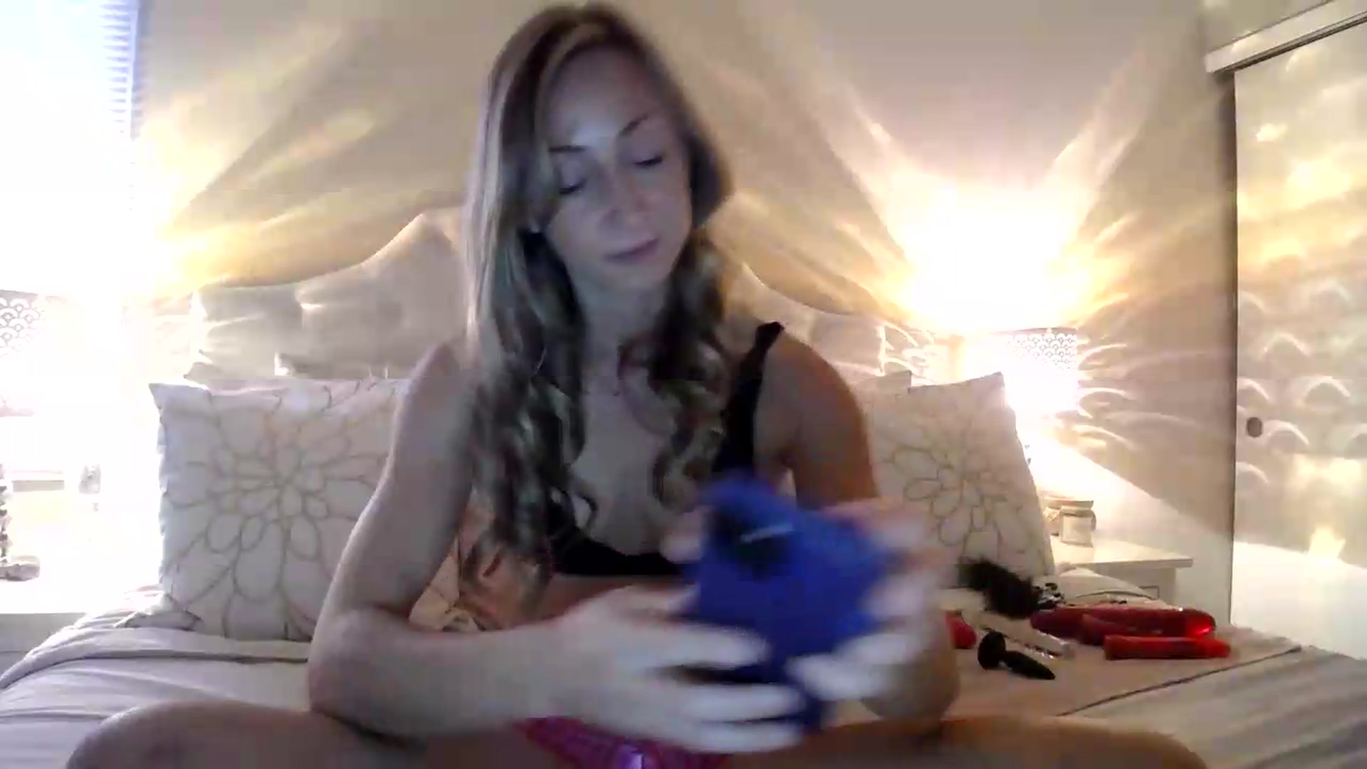 Gallery image thumbnail from Naomi_at_nite's myfreecams stream on, 05/18/2026, 24:07 image 18 of 20