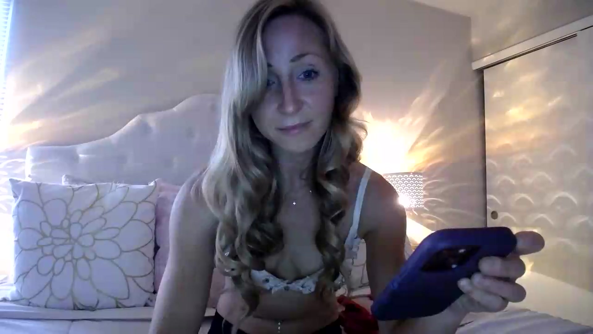 Gallery image thumbnail from Naomi_at_nite's myfreecams stream on, 05/18/2026, 23:10 image 15 of 20
