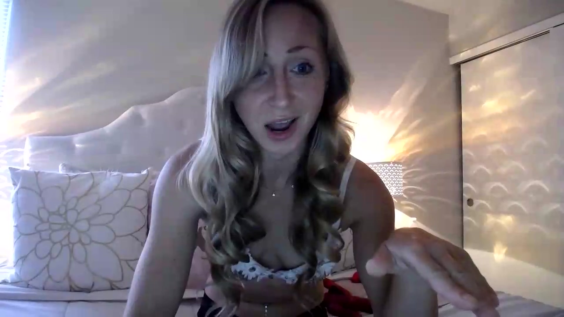 Gallery image thumbnail from Naomi_at_nite's myfreecams stream on, 05/18/2026, 23:10 image 6 of 20